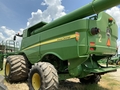 2012 John Deere S680 Combine