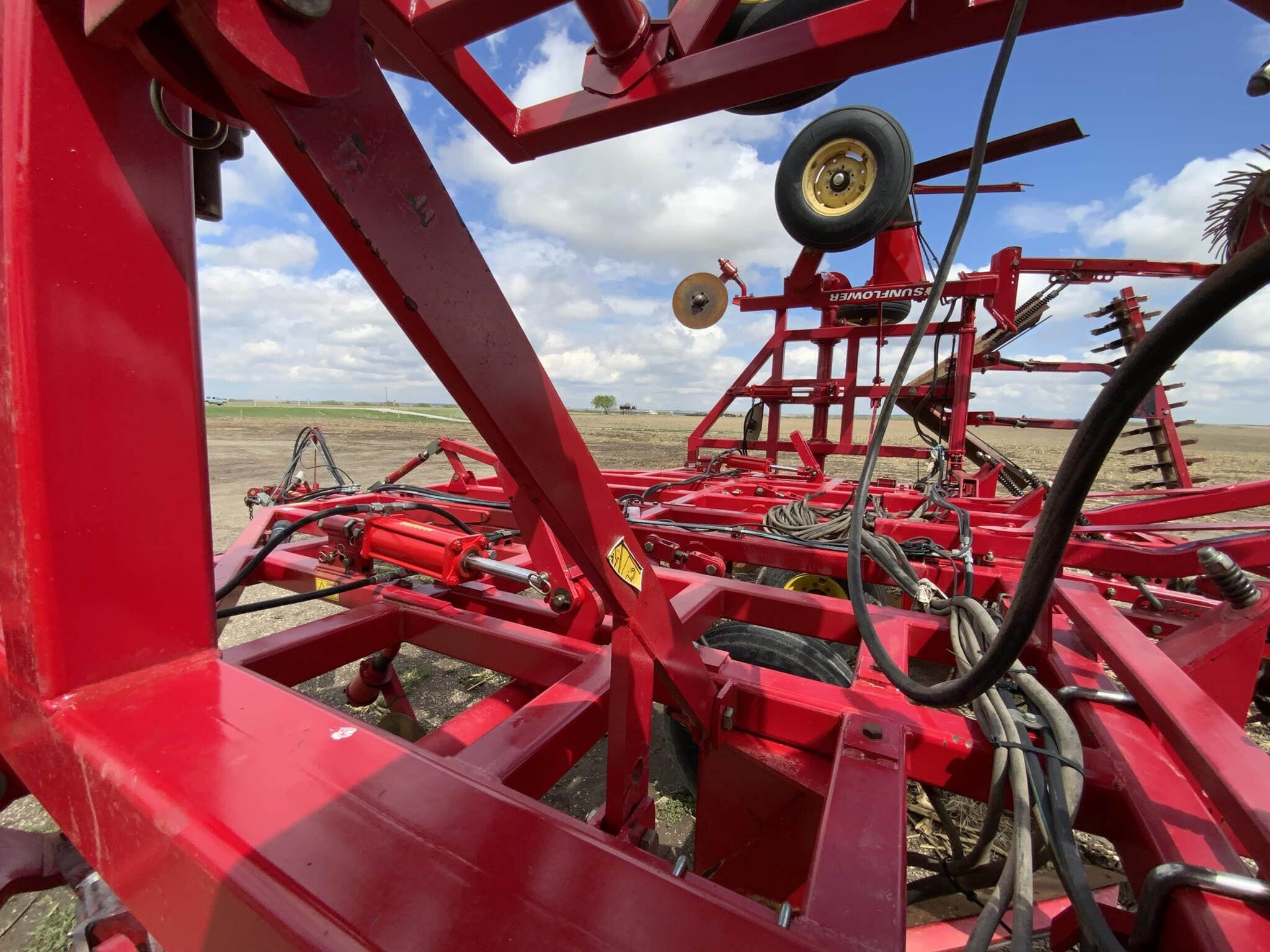 2011 Sunflower 3372-40 Chisel Plow