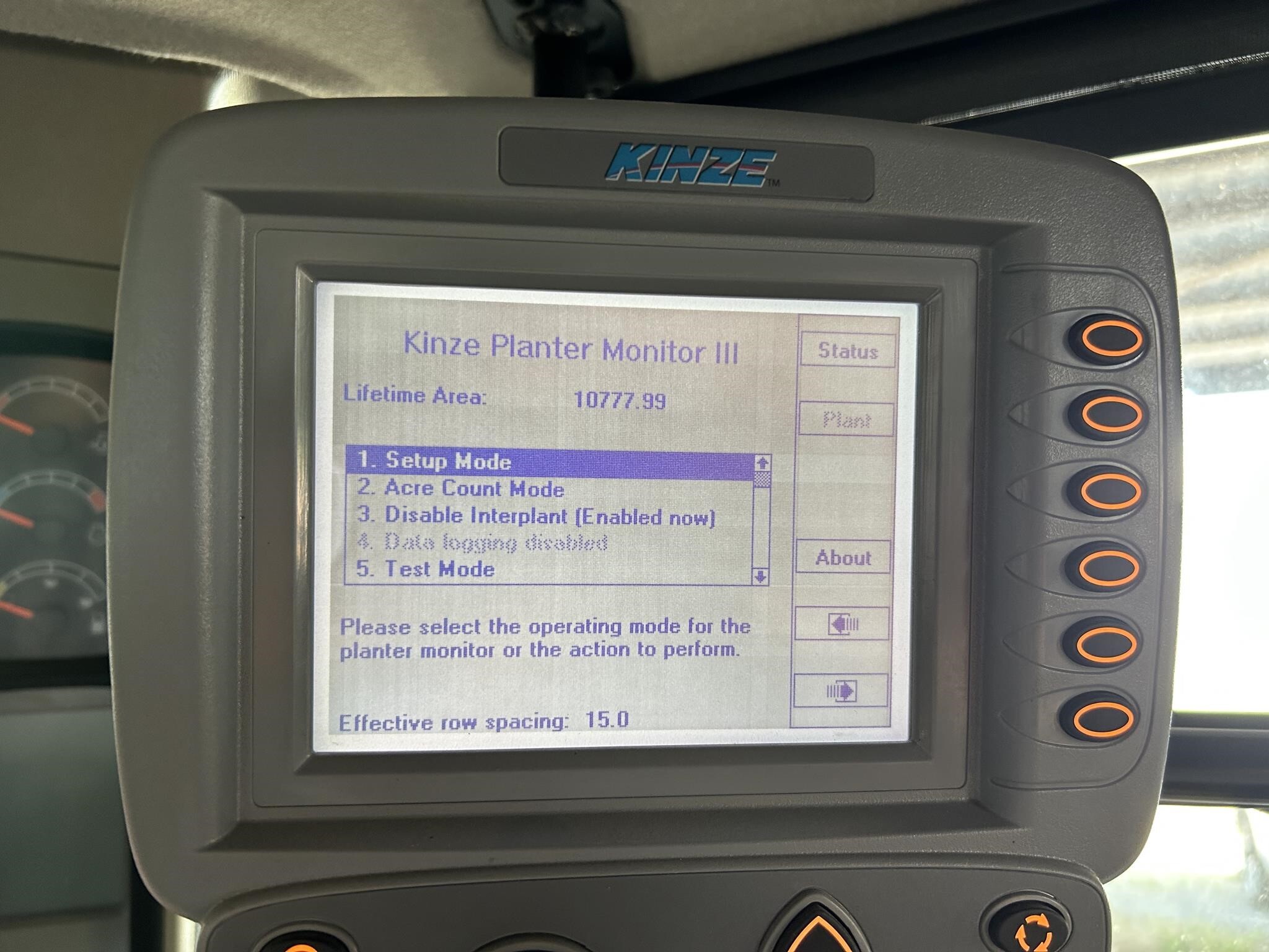 2018 Kinze 3600 ASD Planter