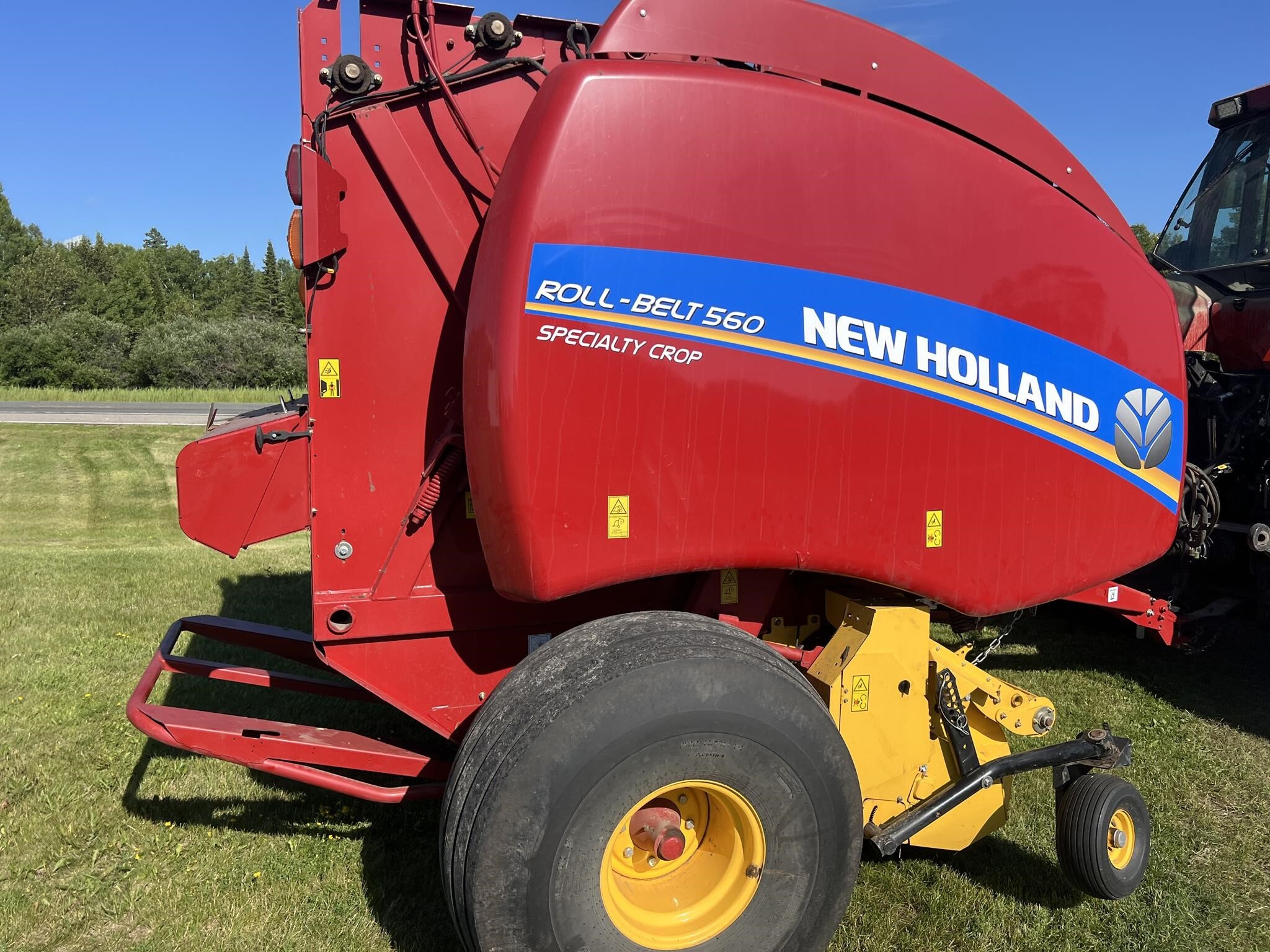 2019 New Holland Roll-Belt 560 Round Baler
