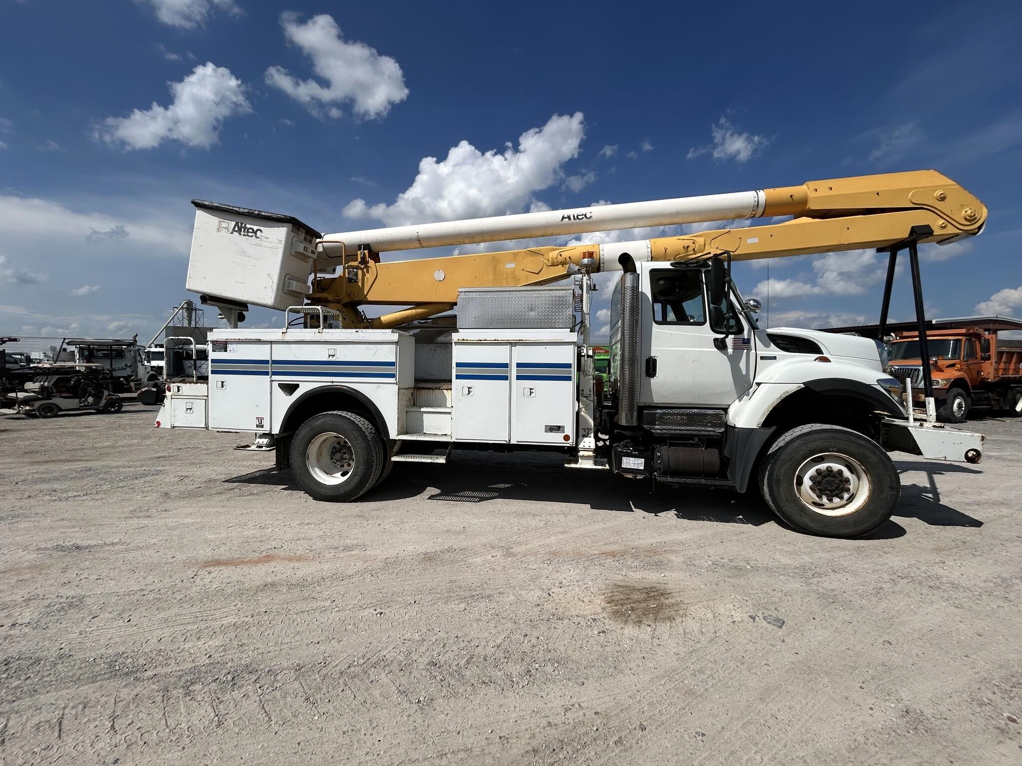 2008 Altec AA755L Crane
