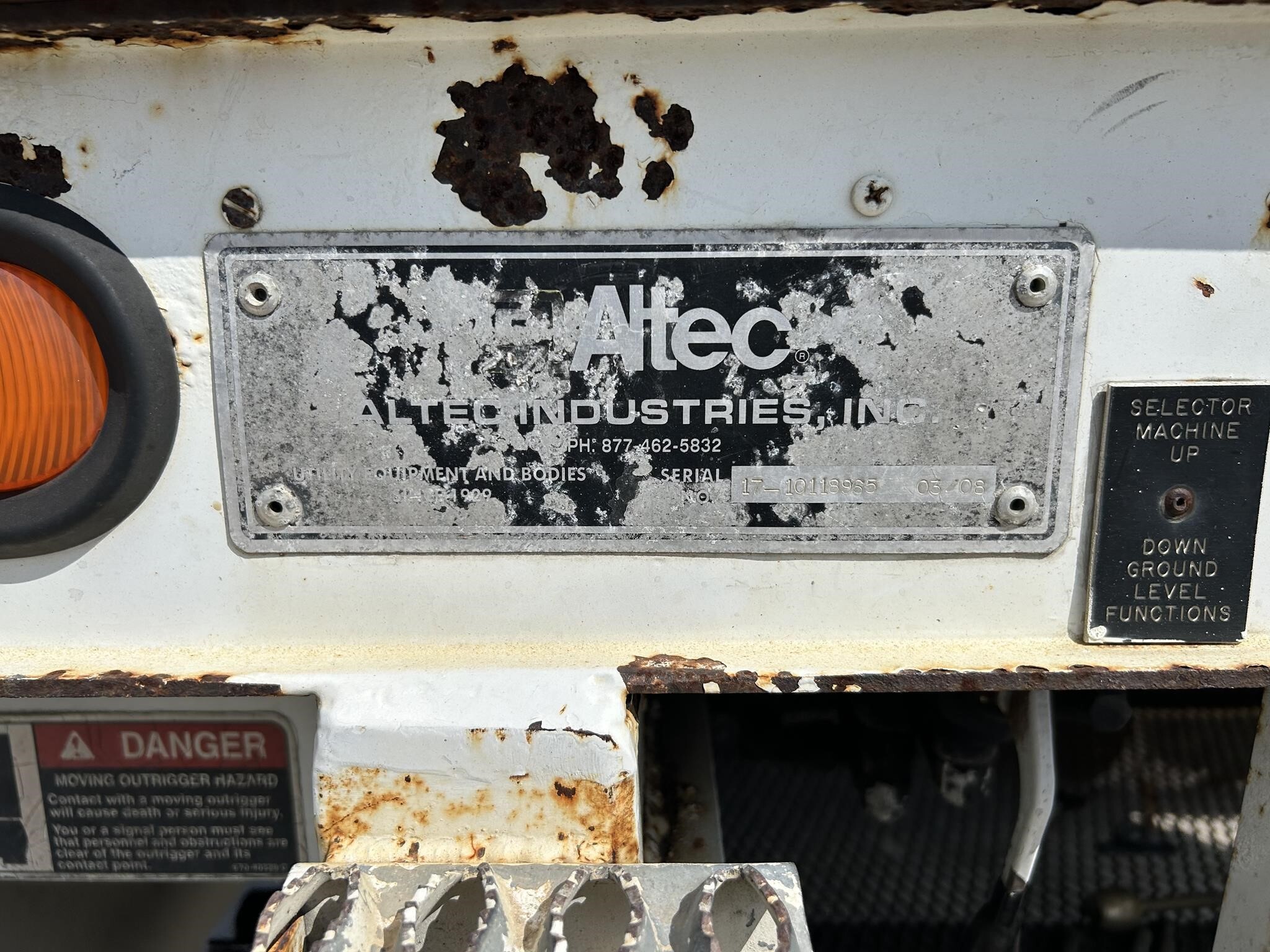 2008 Altec AA755L Crane