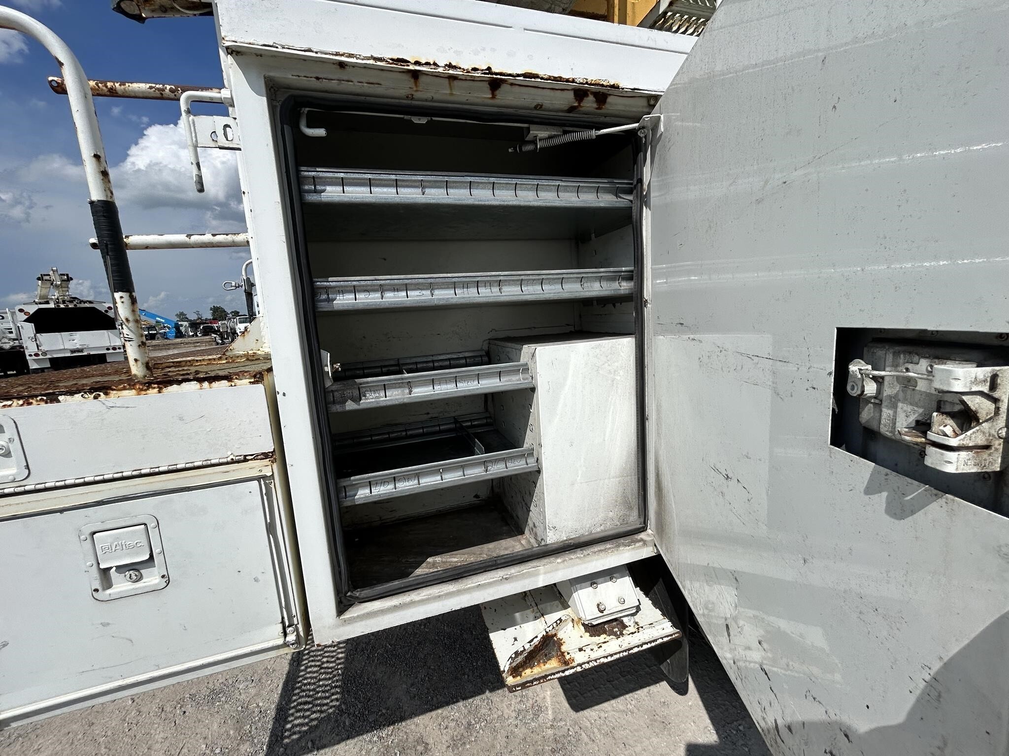 2008 Altec AA755L Crane