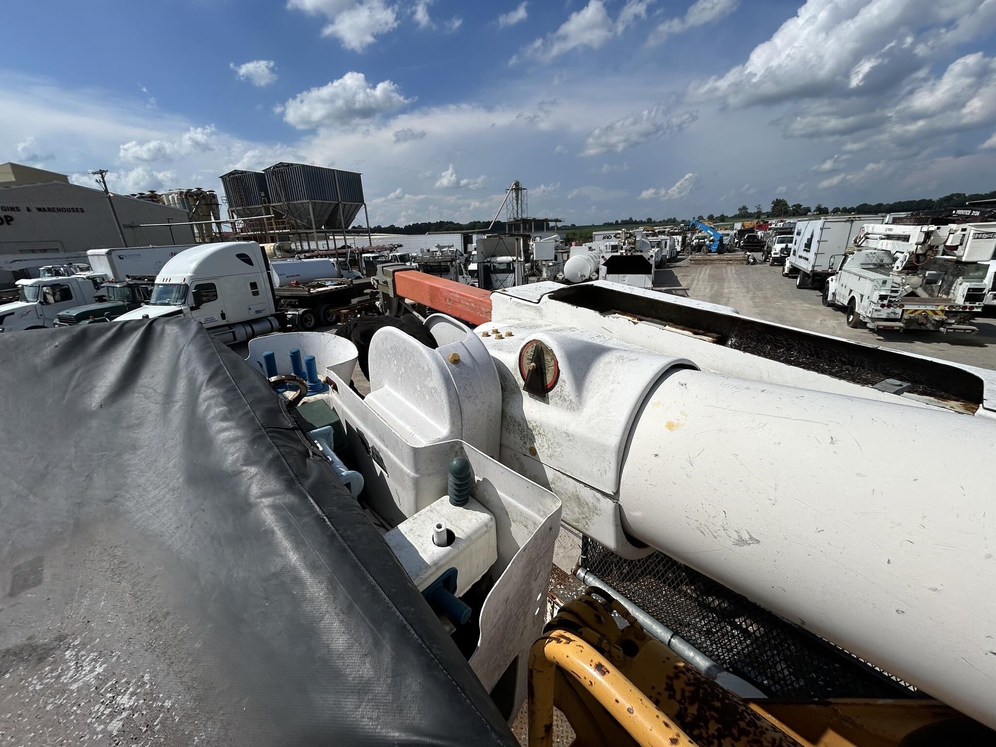 2008 Altec AA755L Crane