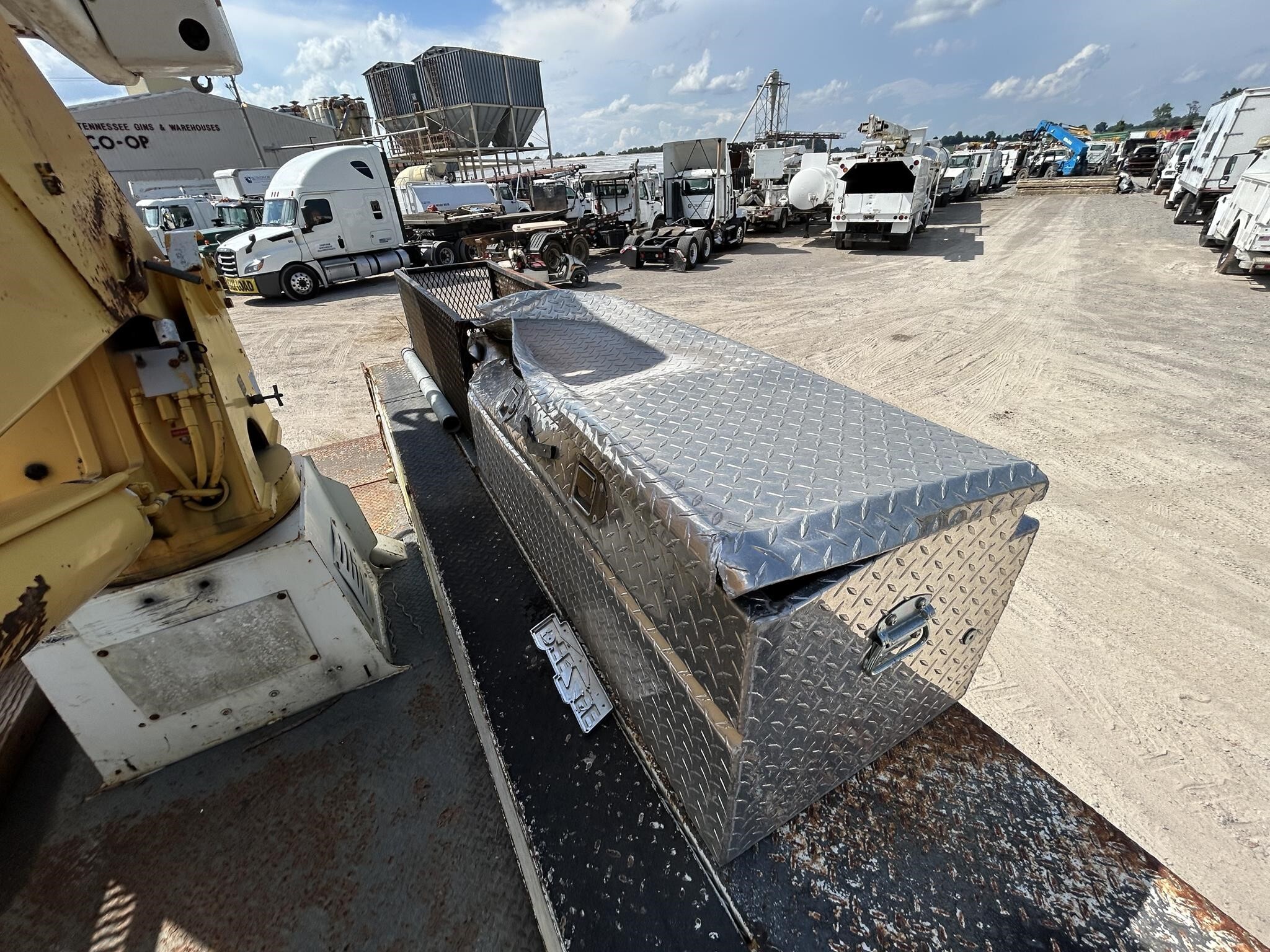 2008 Altec AA755L Crane