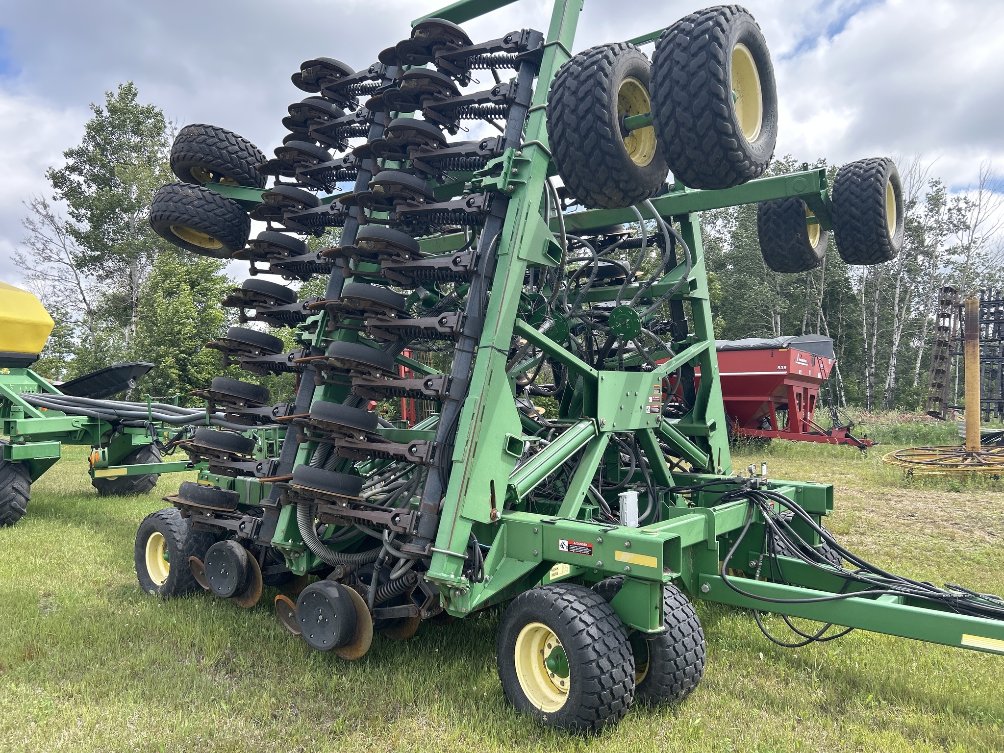 2001 John Deere 1860 Air Seeder