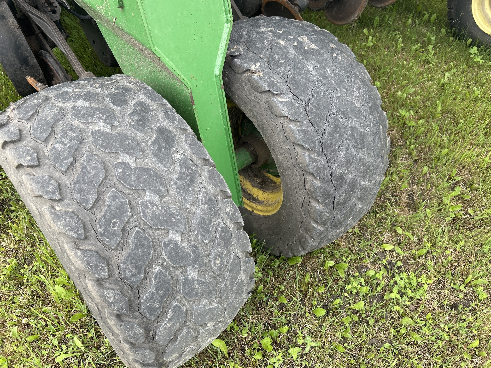 2001 John Deere 1860 Air Seeder