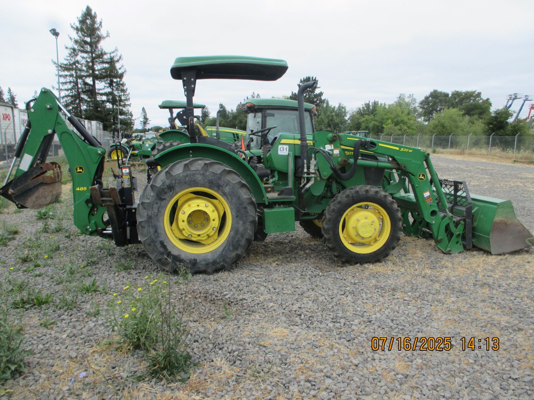 2021 John Deere 5075E Tractor