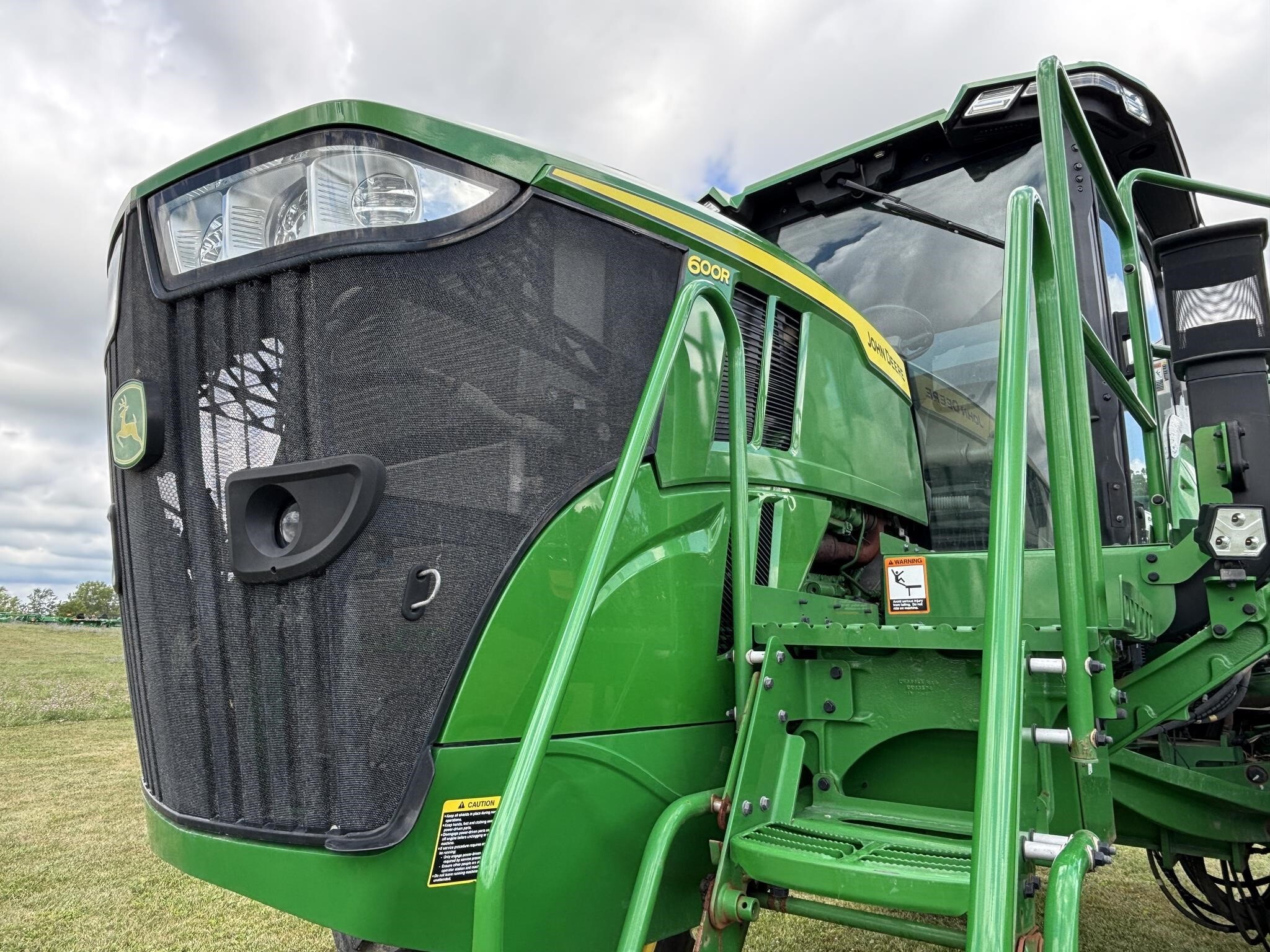 2023 John Deere 600R Loader and Skid Steer Attachment