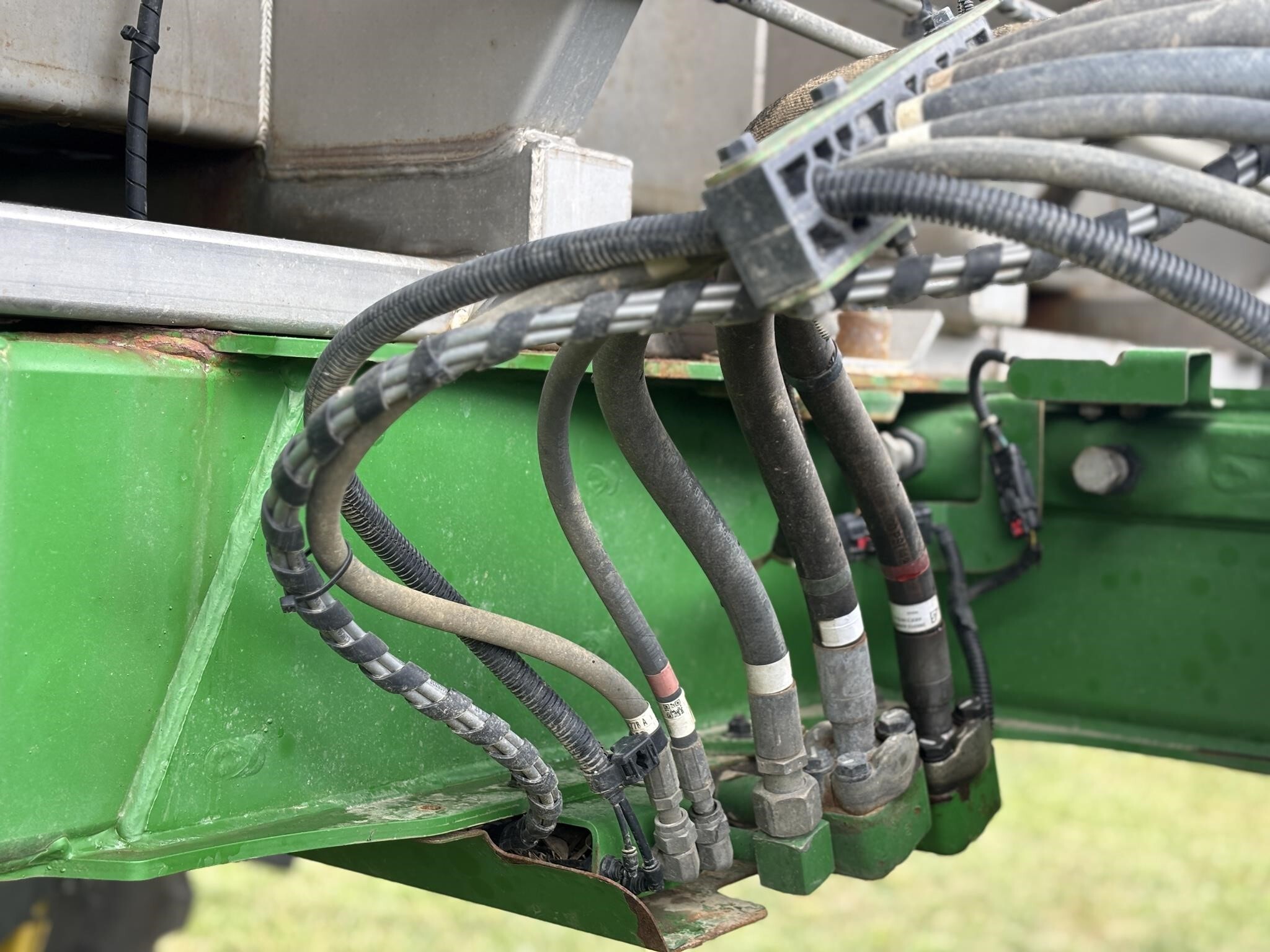 2023 John Deere 600R Loader and Skid Steer Attachment