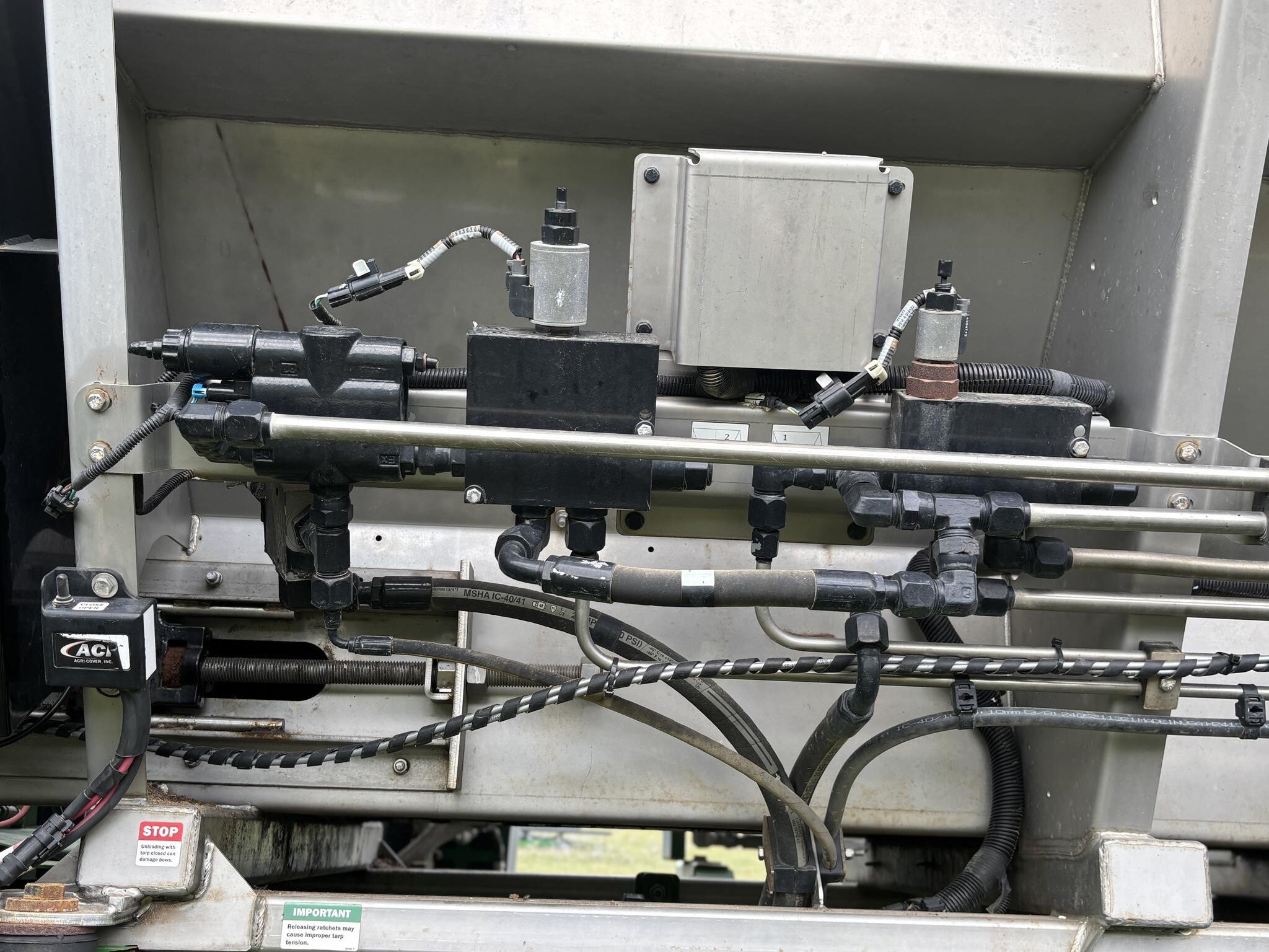 2023 John Deere 600R Loader and Skid Steer Attachment