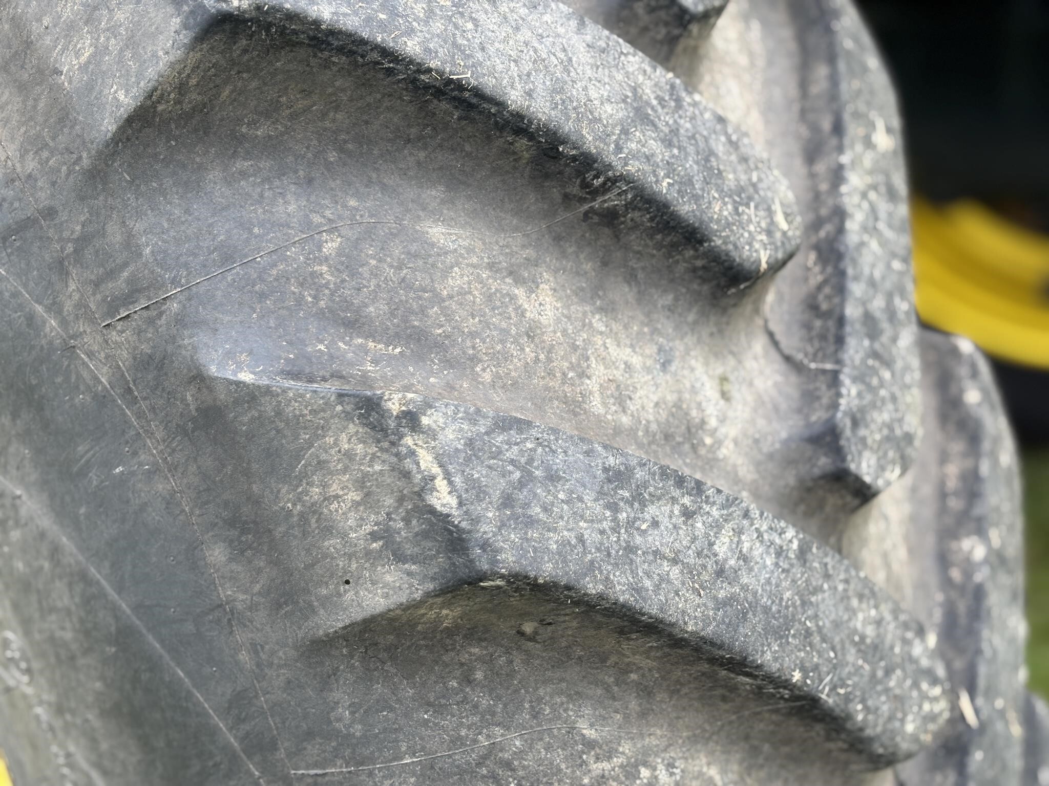 2023 John Deere 600R Loader and Skid Steer Attachment