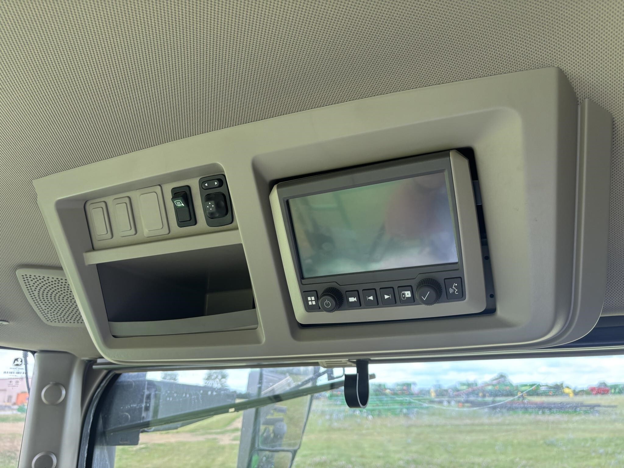 2023 John Deere 600R Loader and Skid Steer Attachment