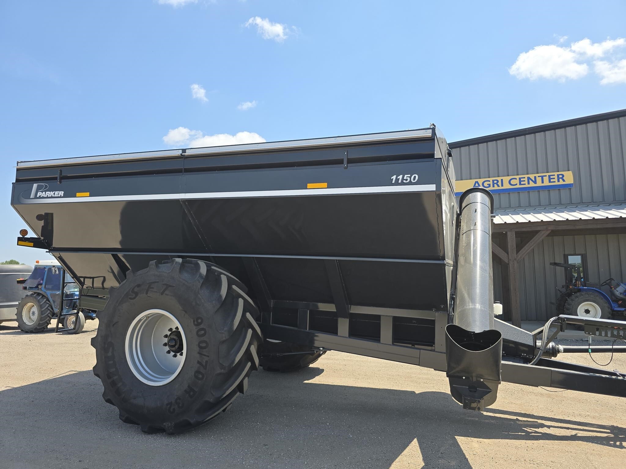 2025 Parker 1150 Grain Cart