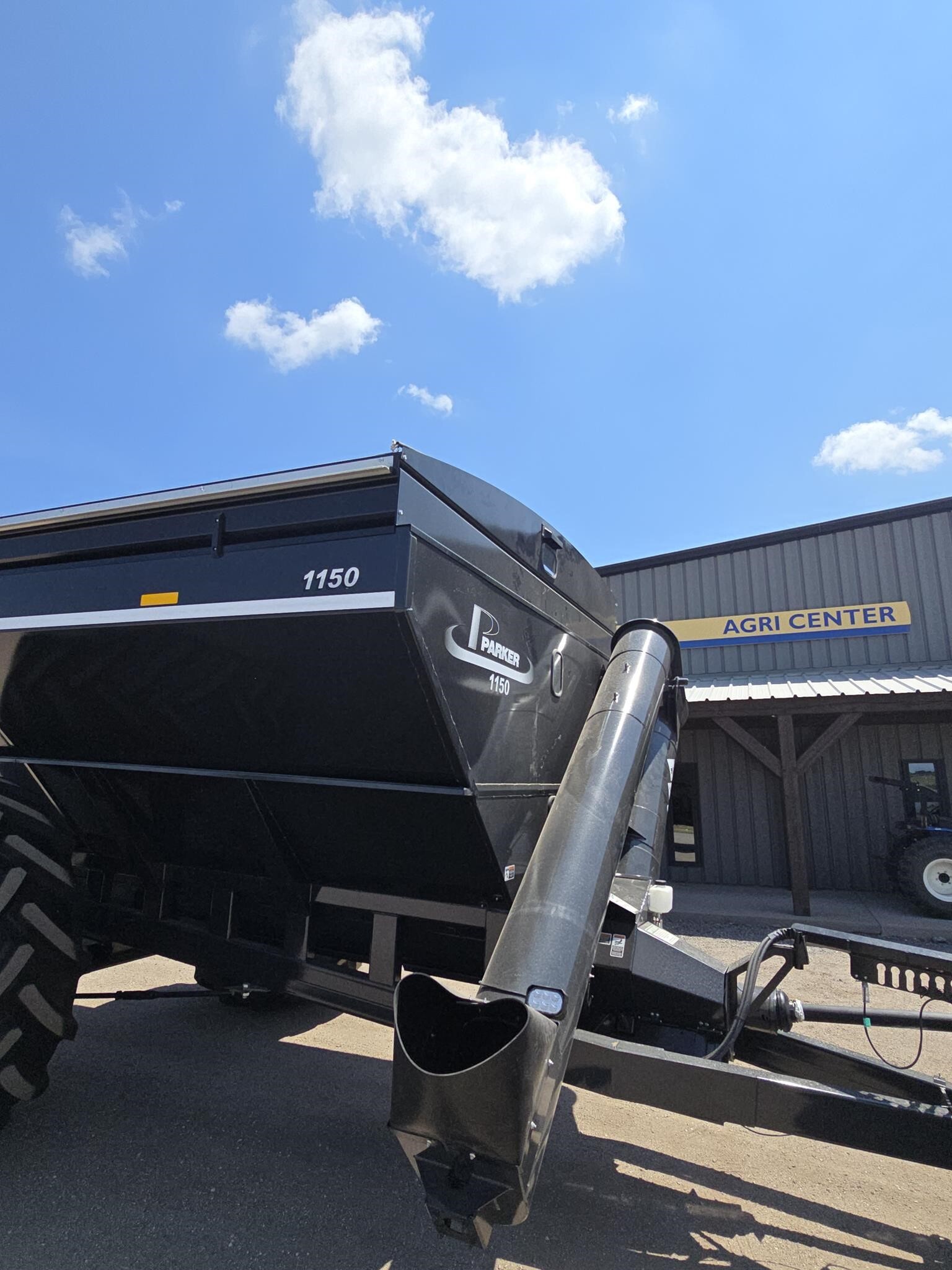 2025 Parker 1150 Grain Cart