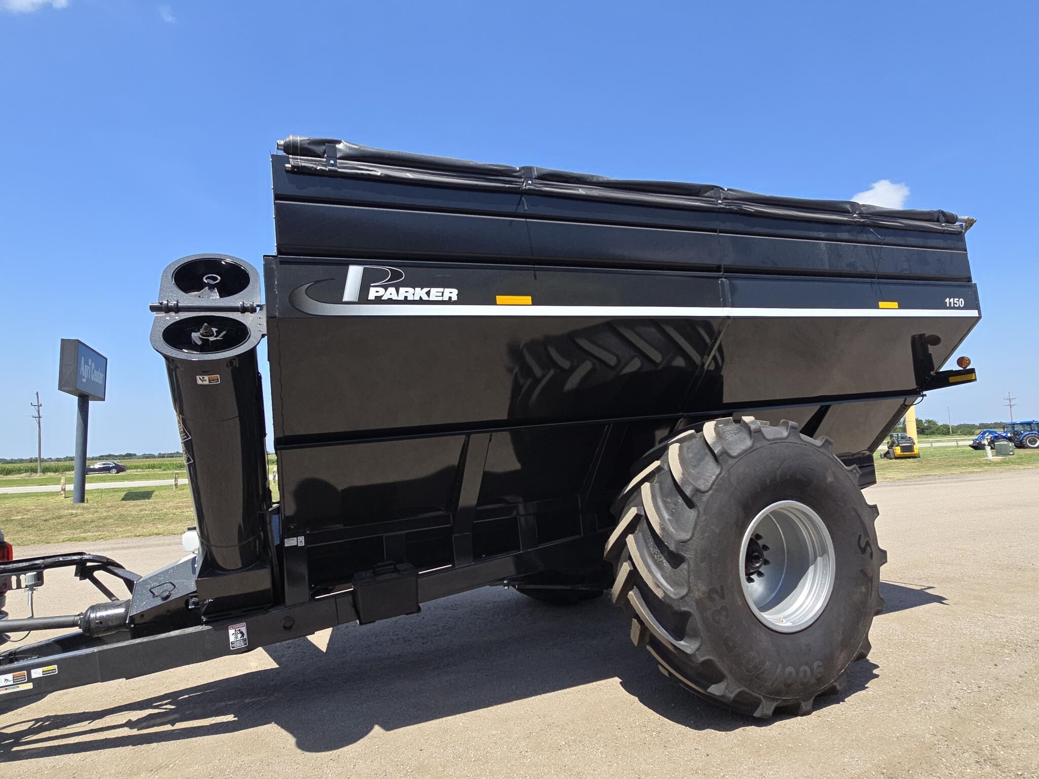 2025 Parker 1150 Grain Cart