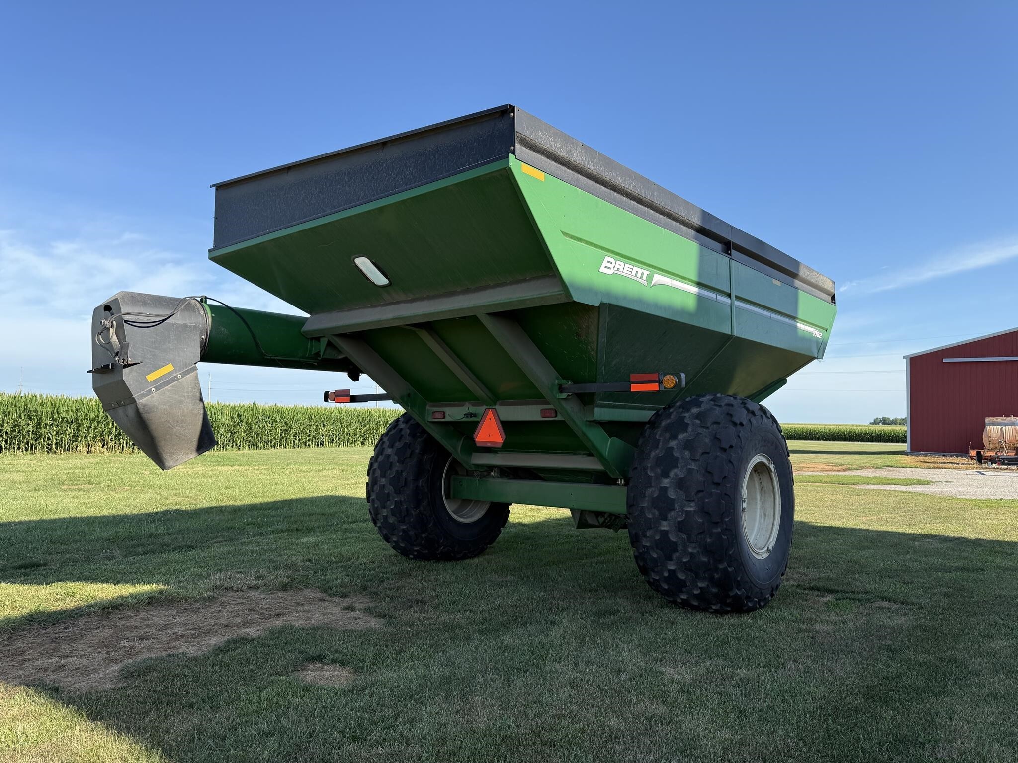2016 Brent 1082 Grain Cart