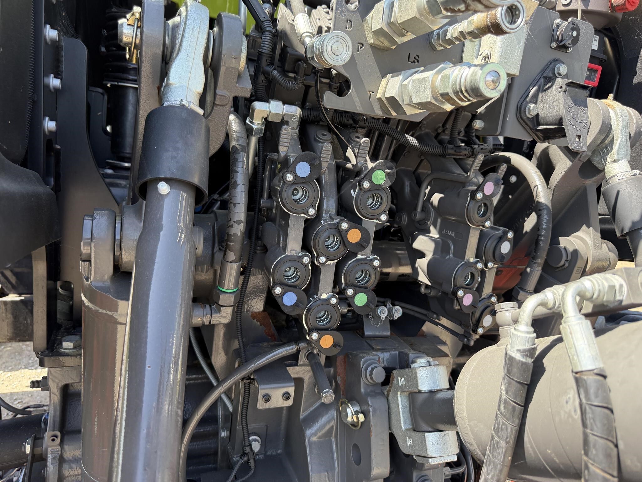 2024 Claas AXION 930TT Tractor