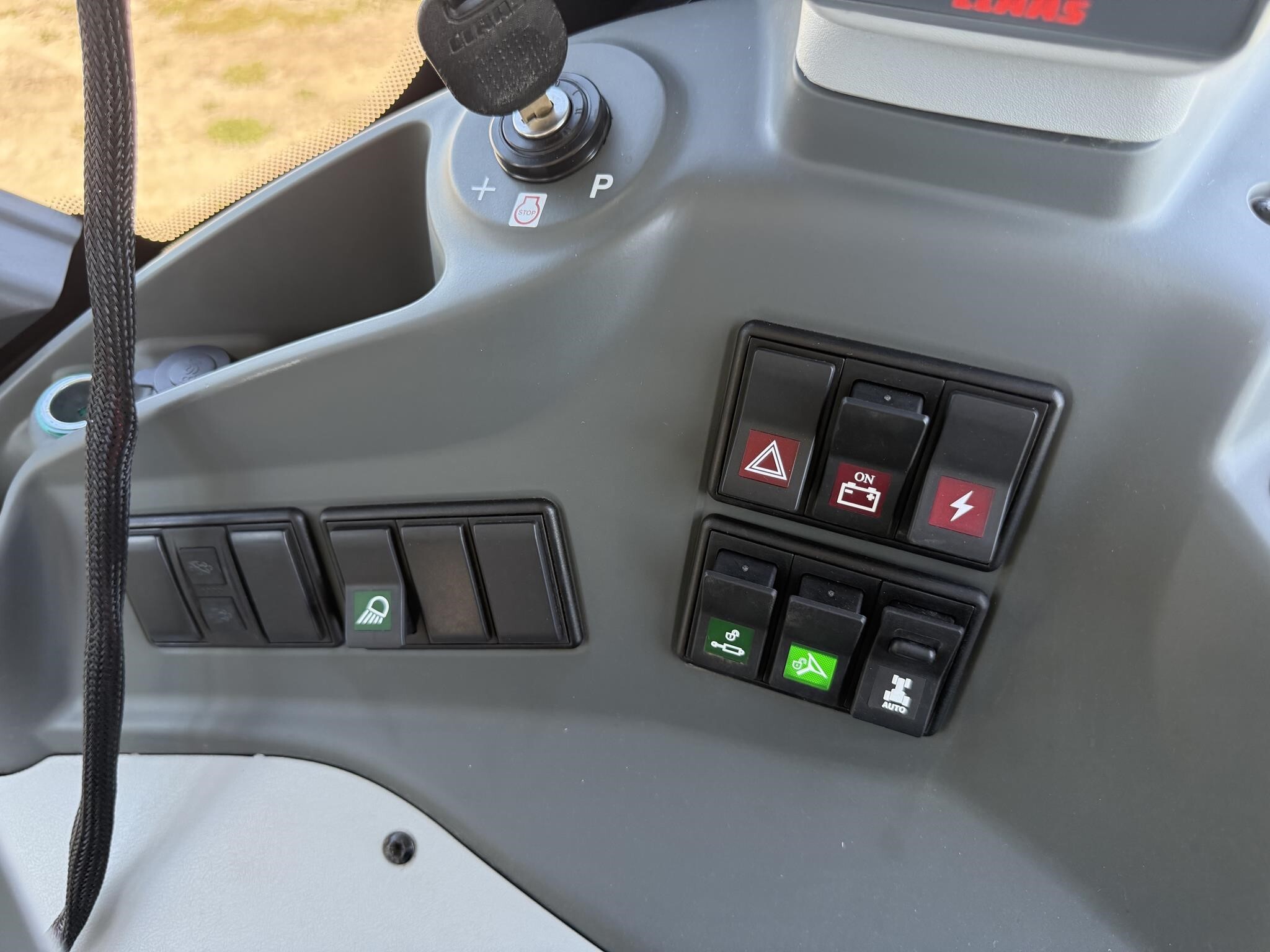 2024 Claas AXION 930TT Tractor