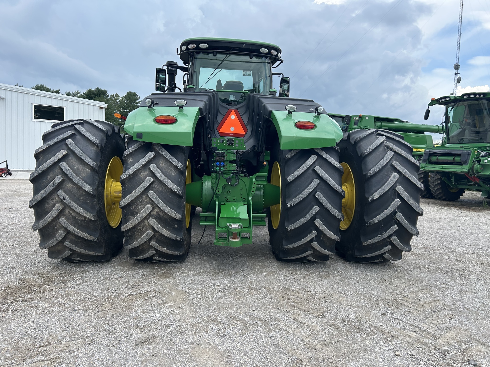 2020 John Deere 9520R Tractor