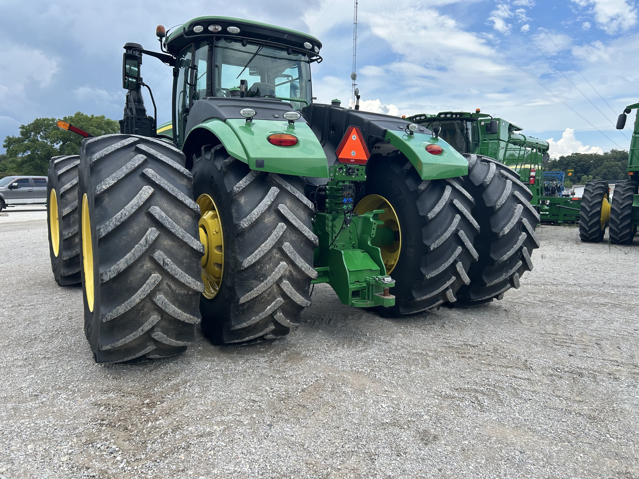 2020 John Deere 9520R Tractor