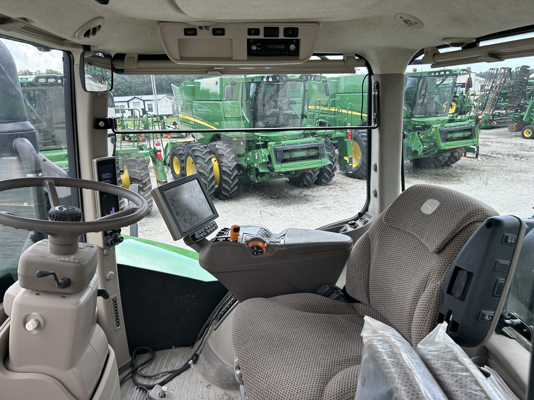 2020 John Deere 9520R Tractor