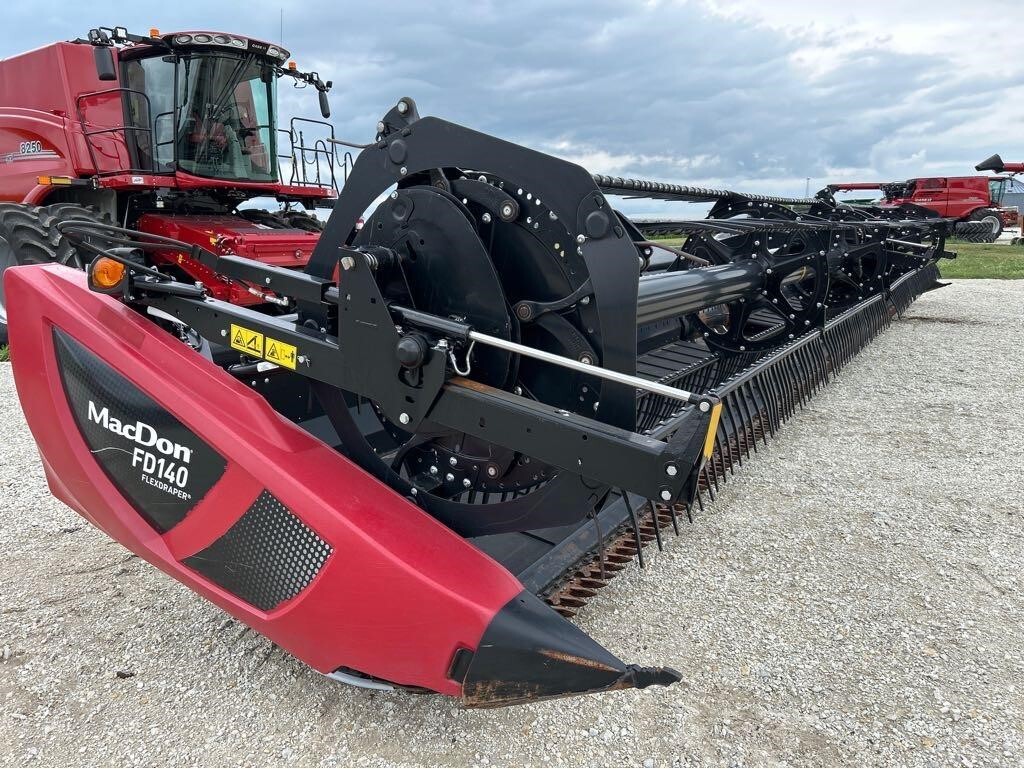 2018 MacDon FD140 Platform