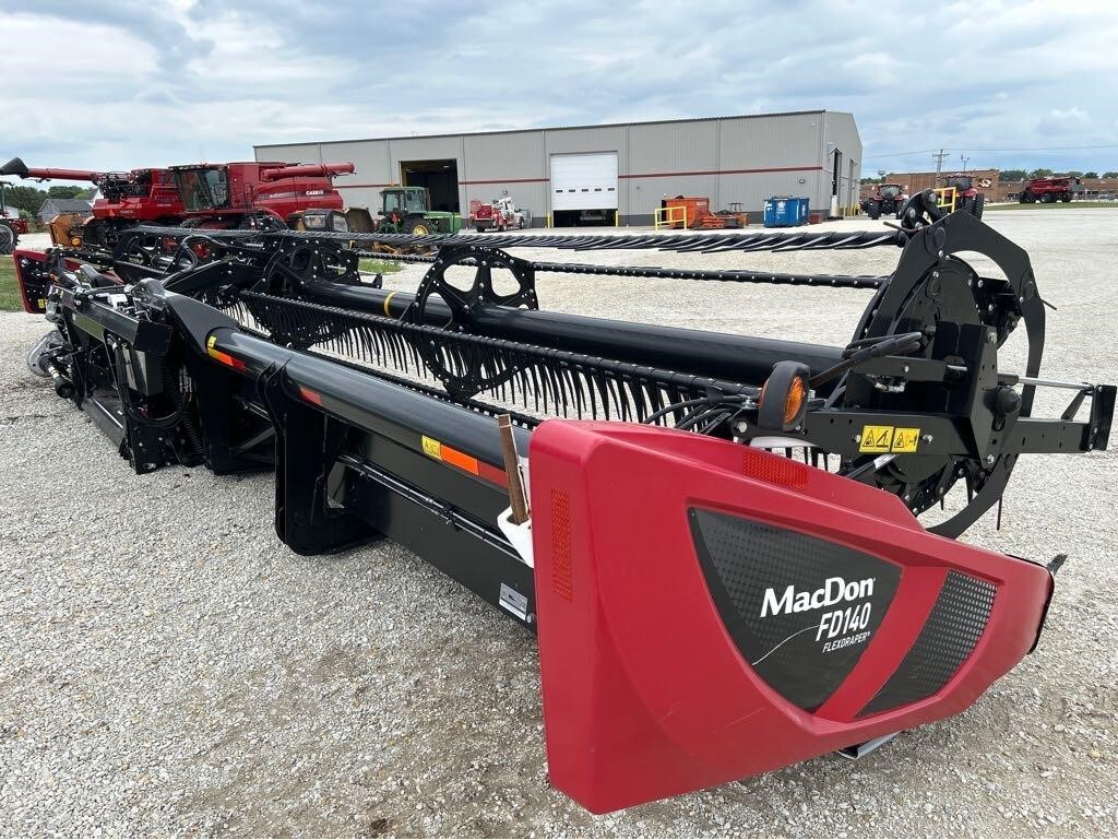 2018 MacDon FD140 Platform