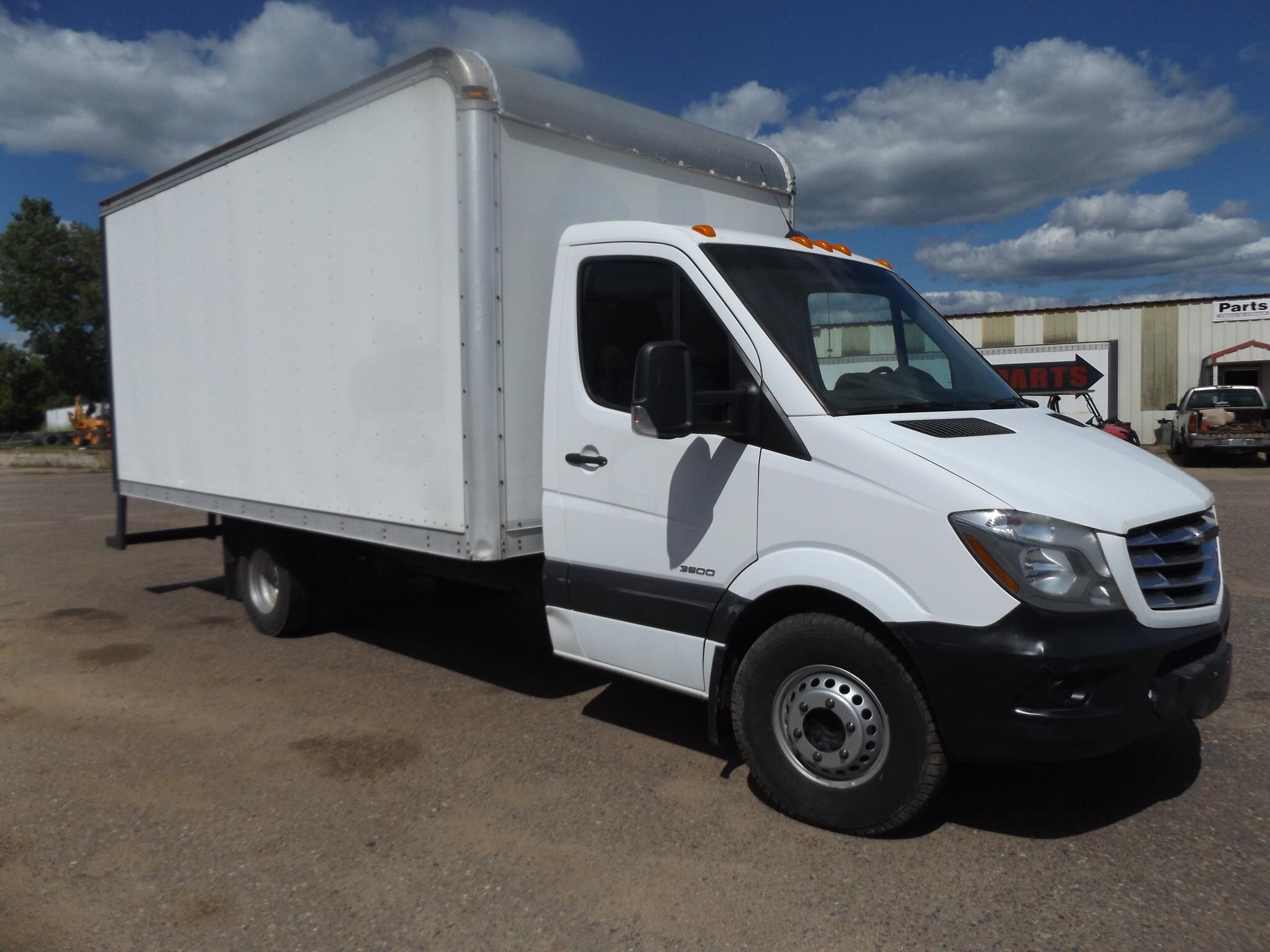 2015 Freightliner Sprinter 3500 Box Trucks/Trailer