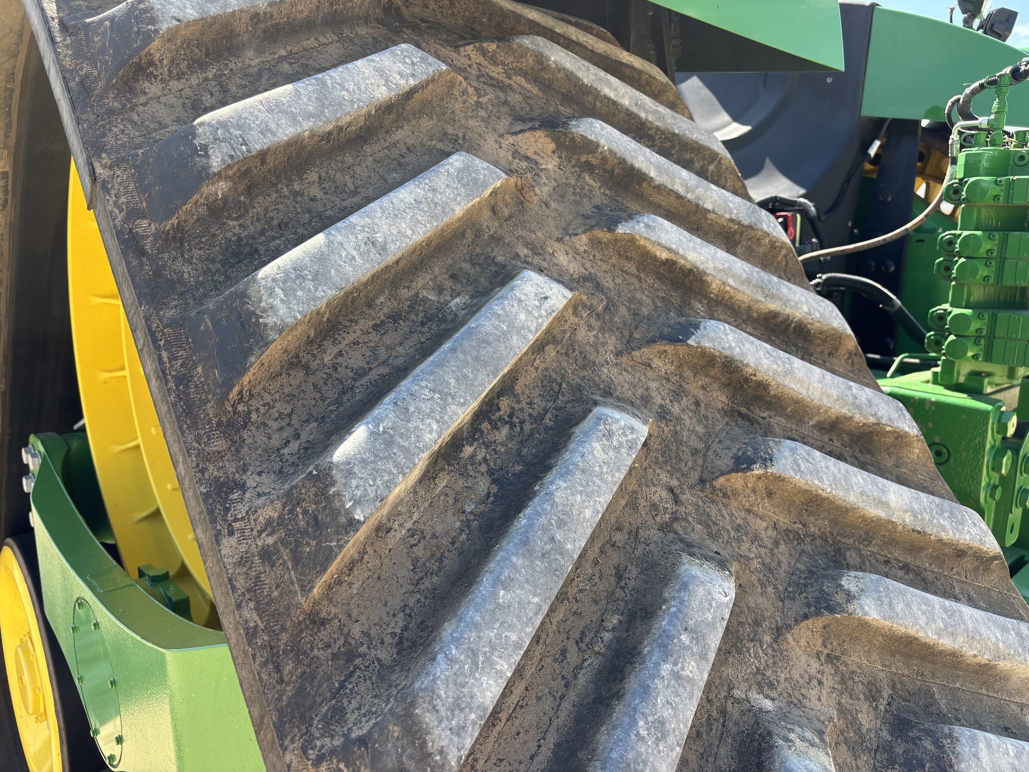 2022 John Deere 9RX 590 Tractor