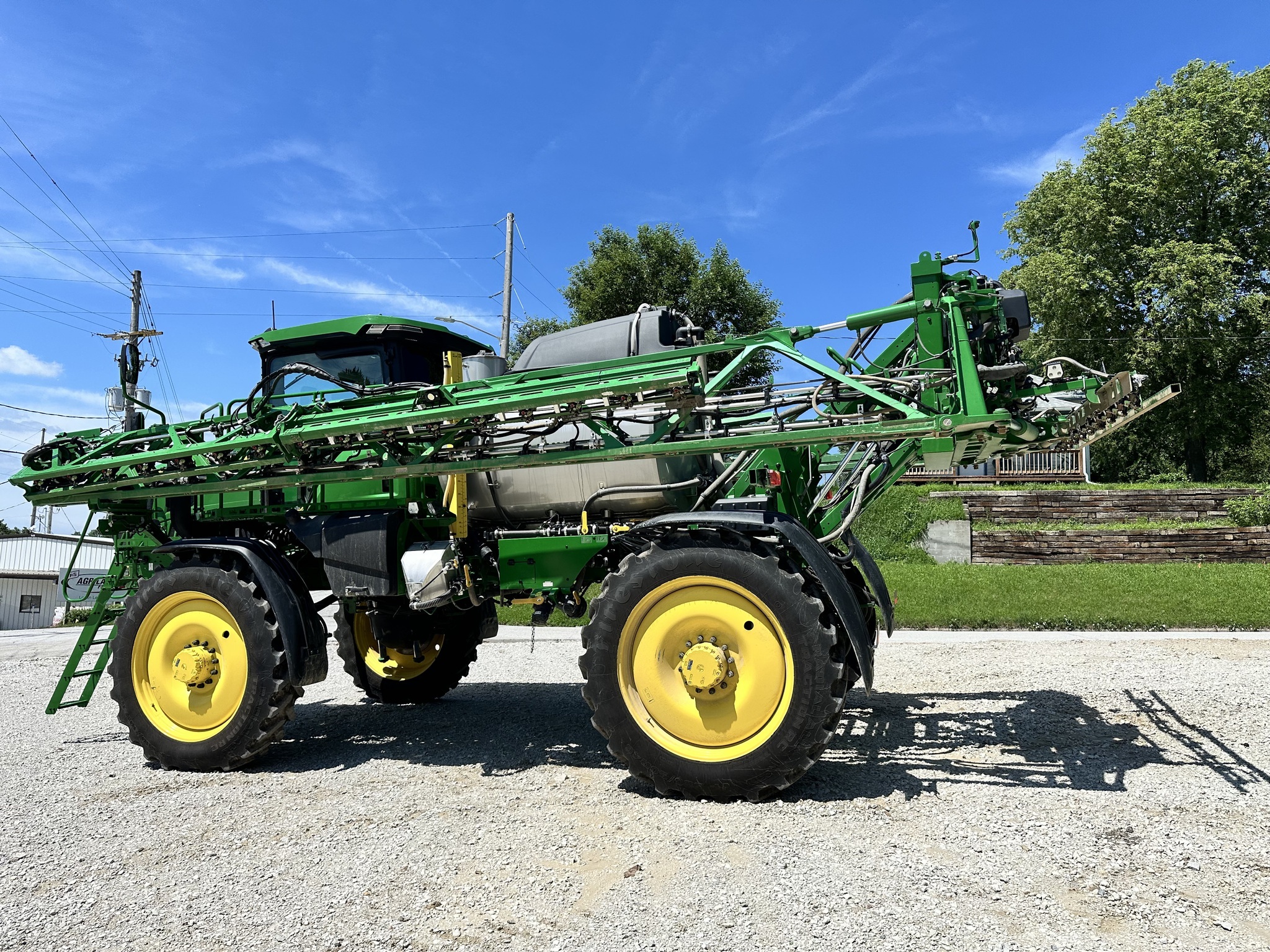 2025 John Deere 412R Self-Propelled Sprayer