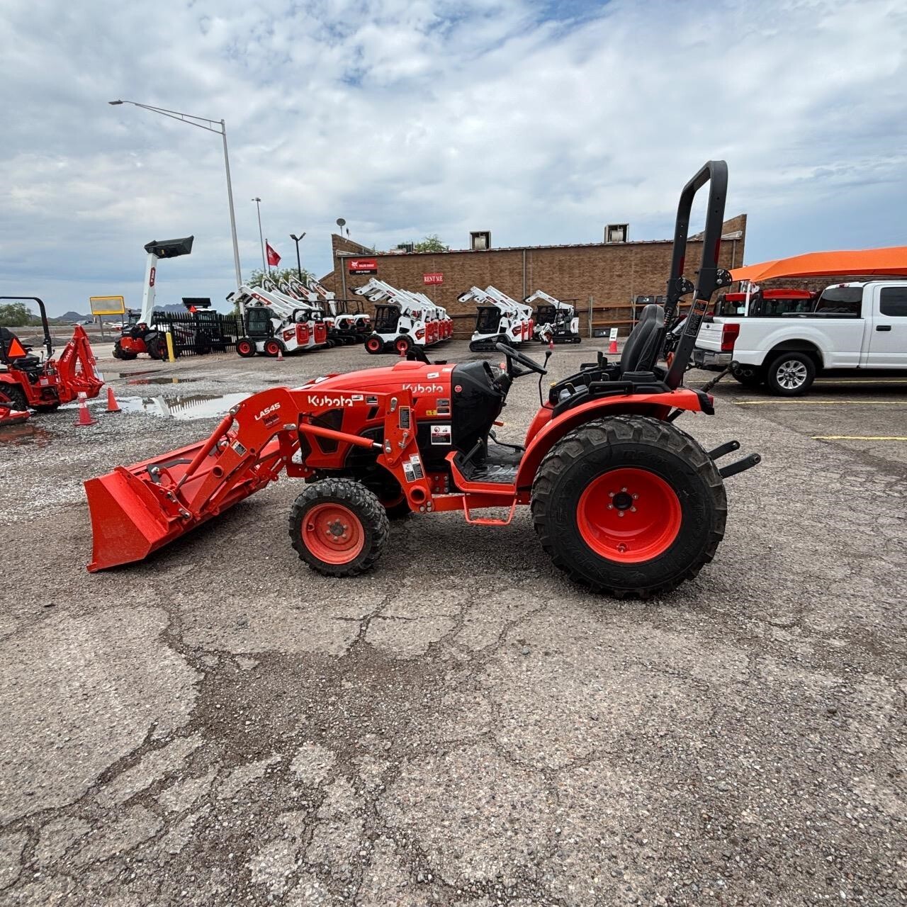 2024 Kubota LX3520HSD Tractor