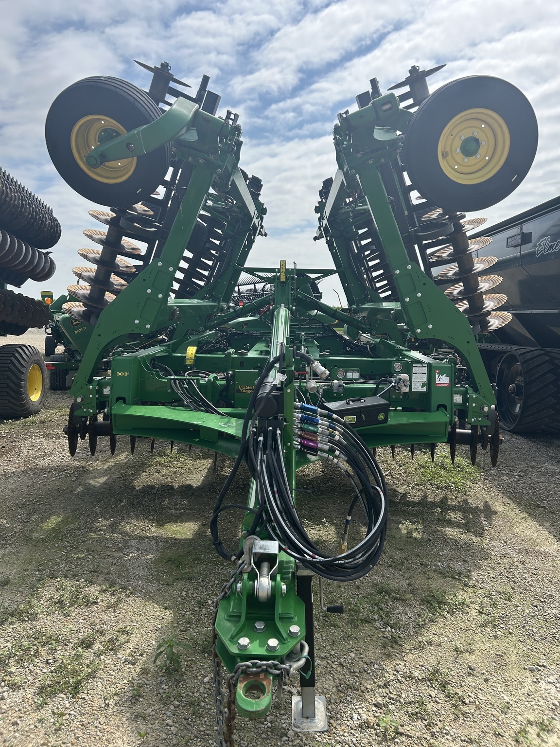 2022 John Deere 2660 Vertical Tillage