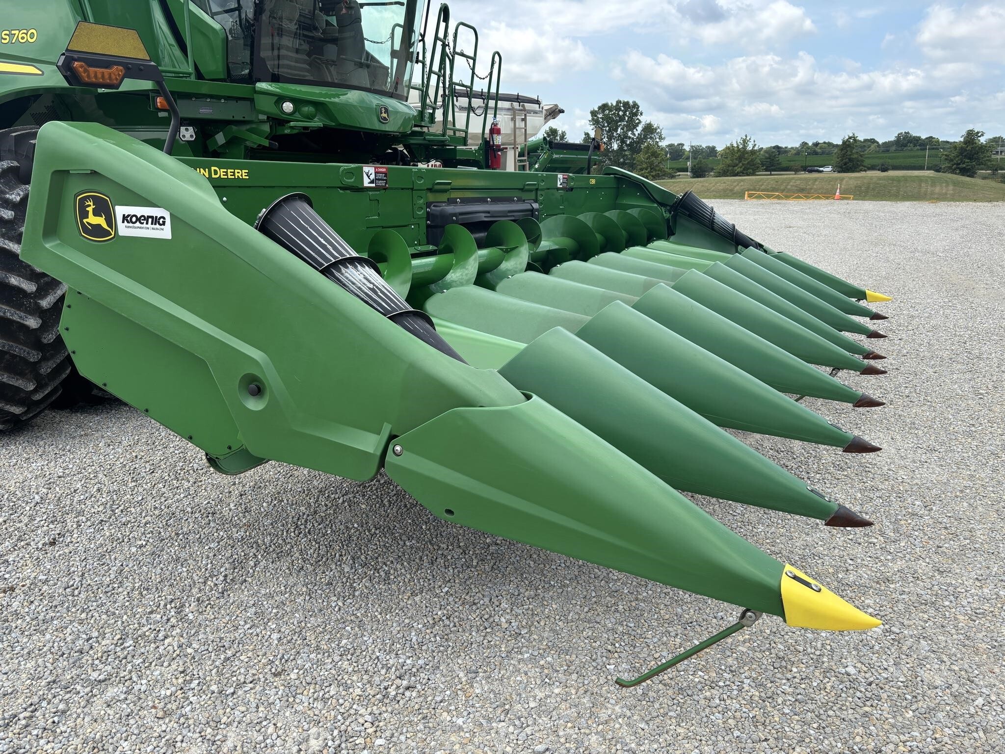 2022 John Deere C8R Corn Head