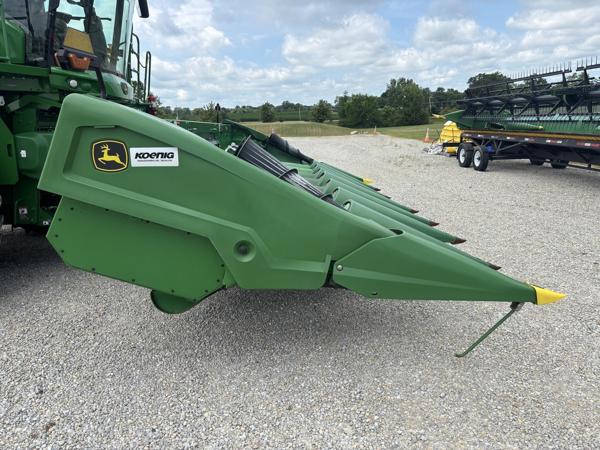 2022 John Deere C8R Corn Head