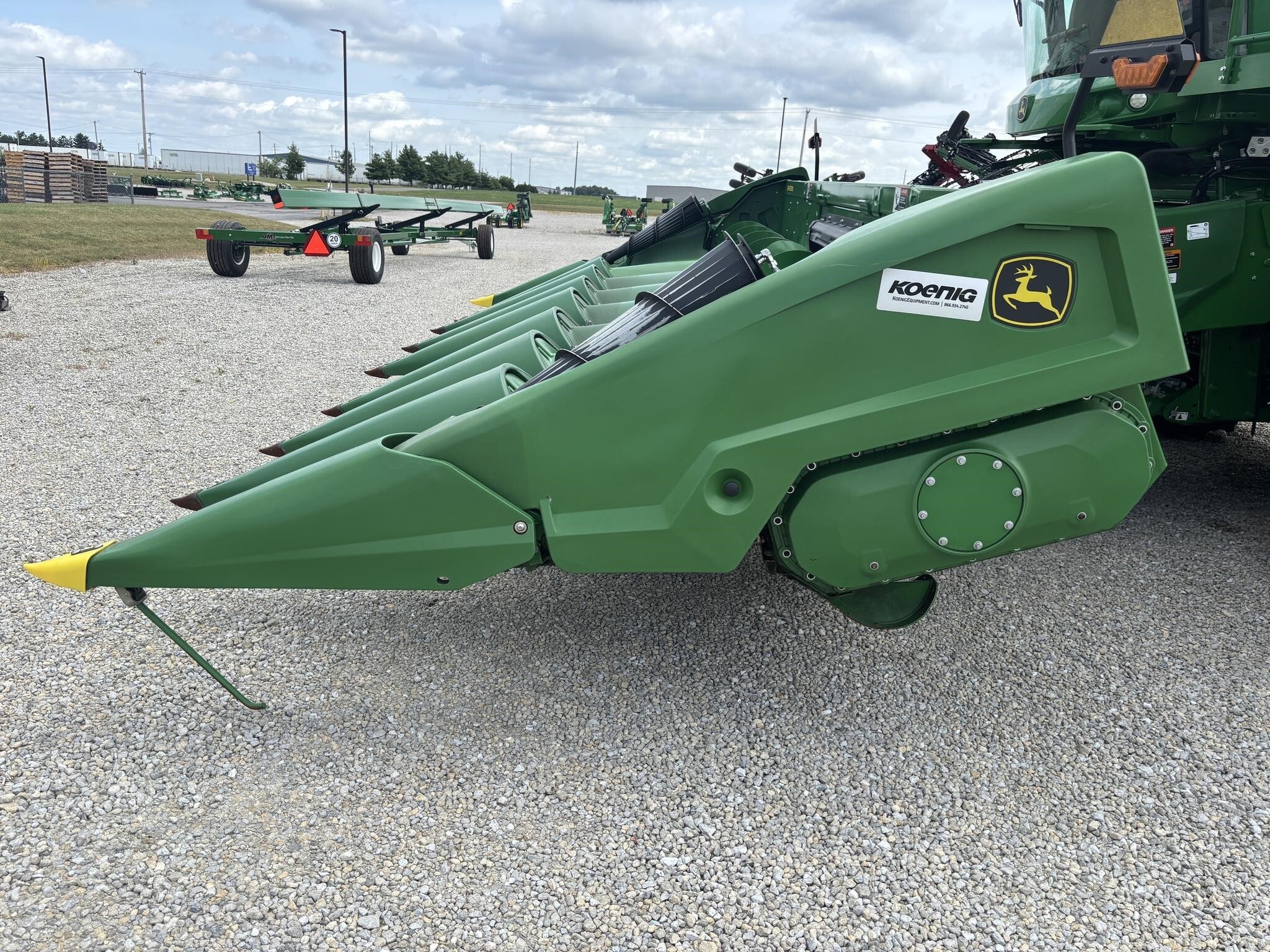 2022 John Deere C8R Corn Head