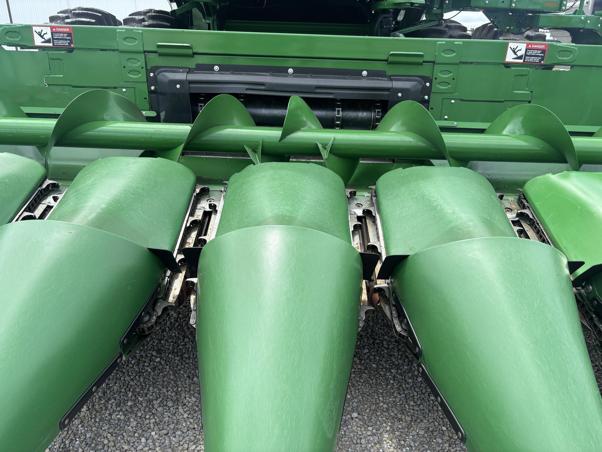 2022 John Deere C8R Corn Head