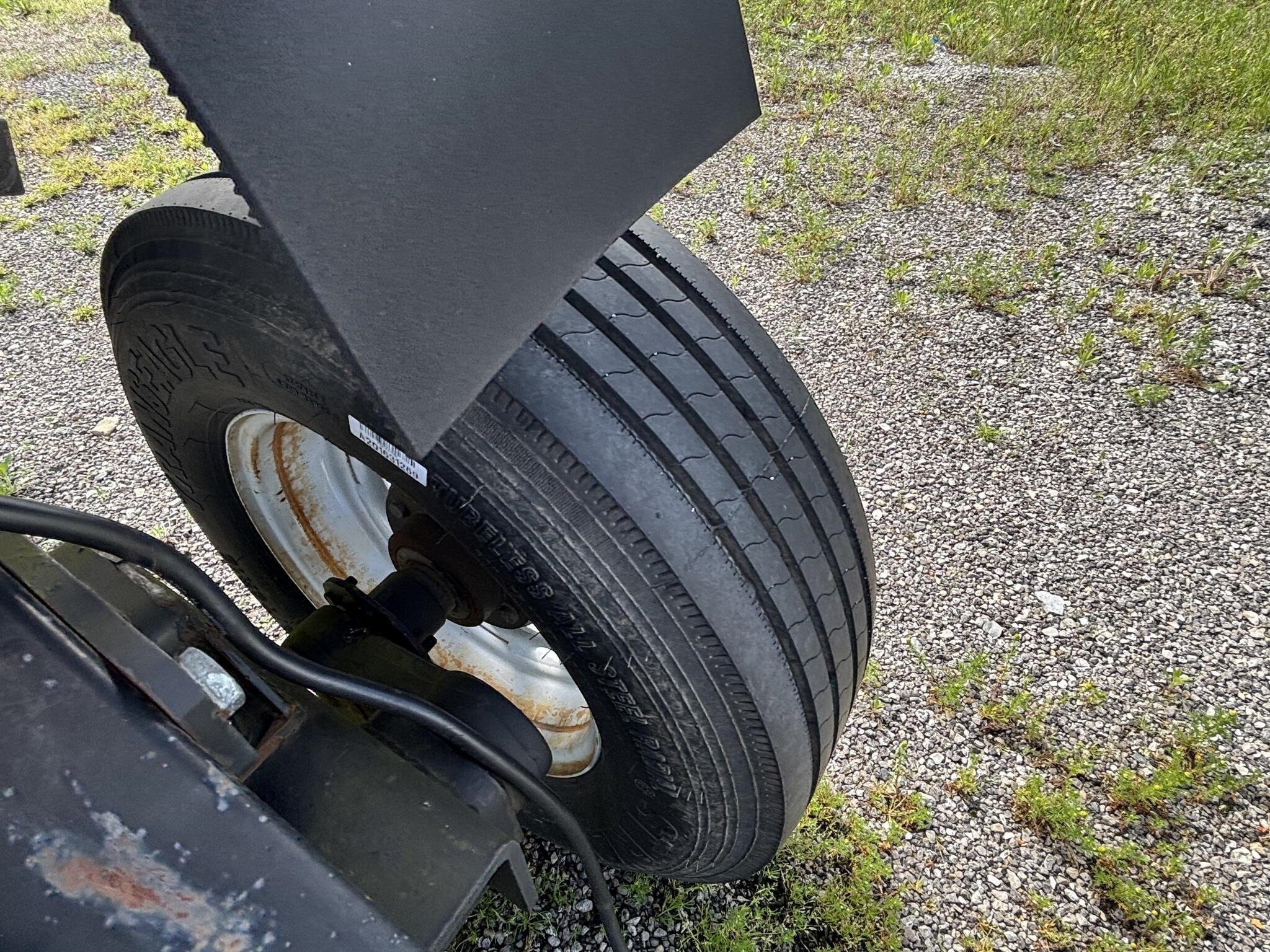 2013 Maurer 42 Header Trailer