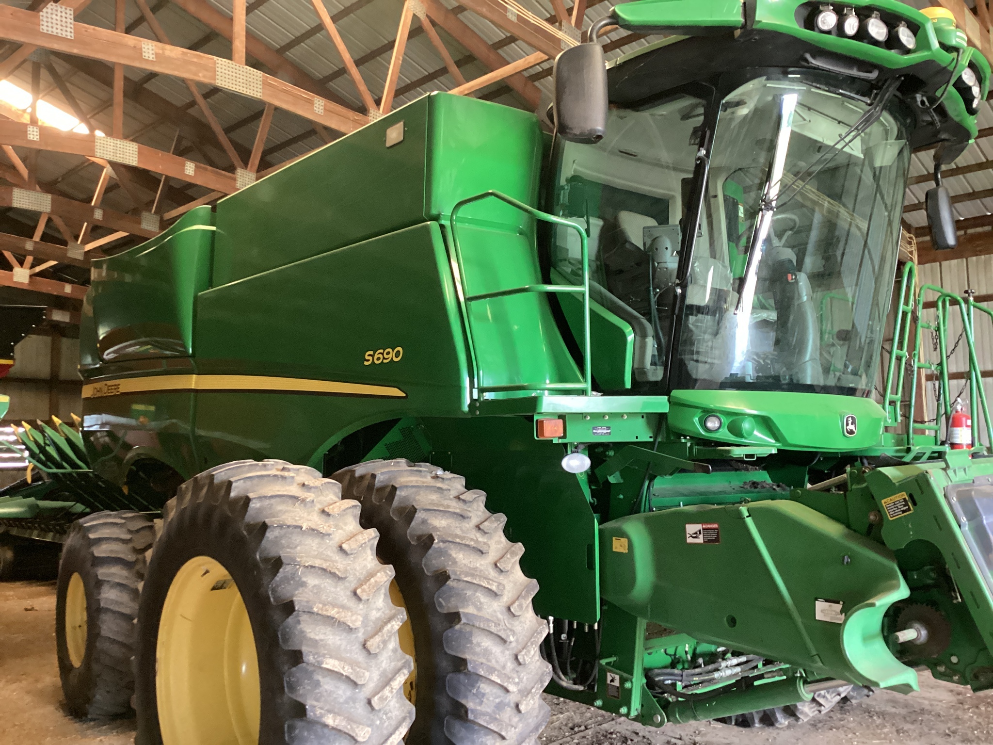 2012 John Deere S690 Combine