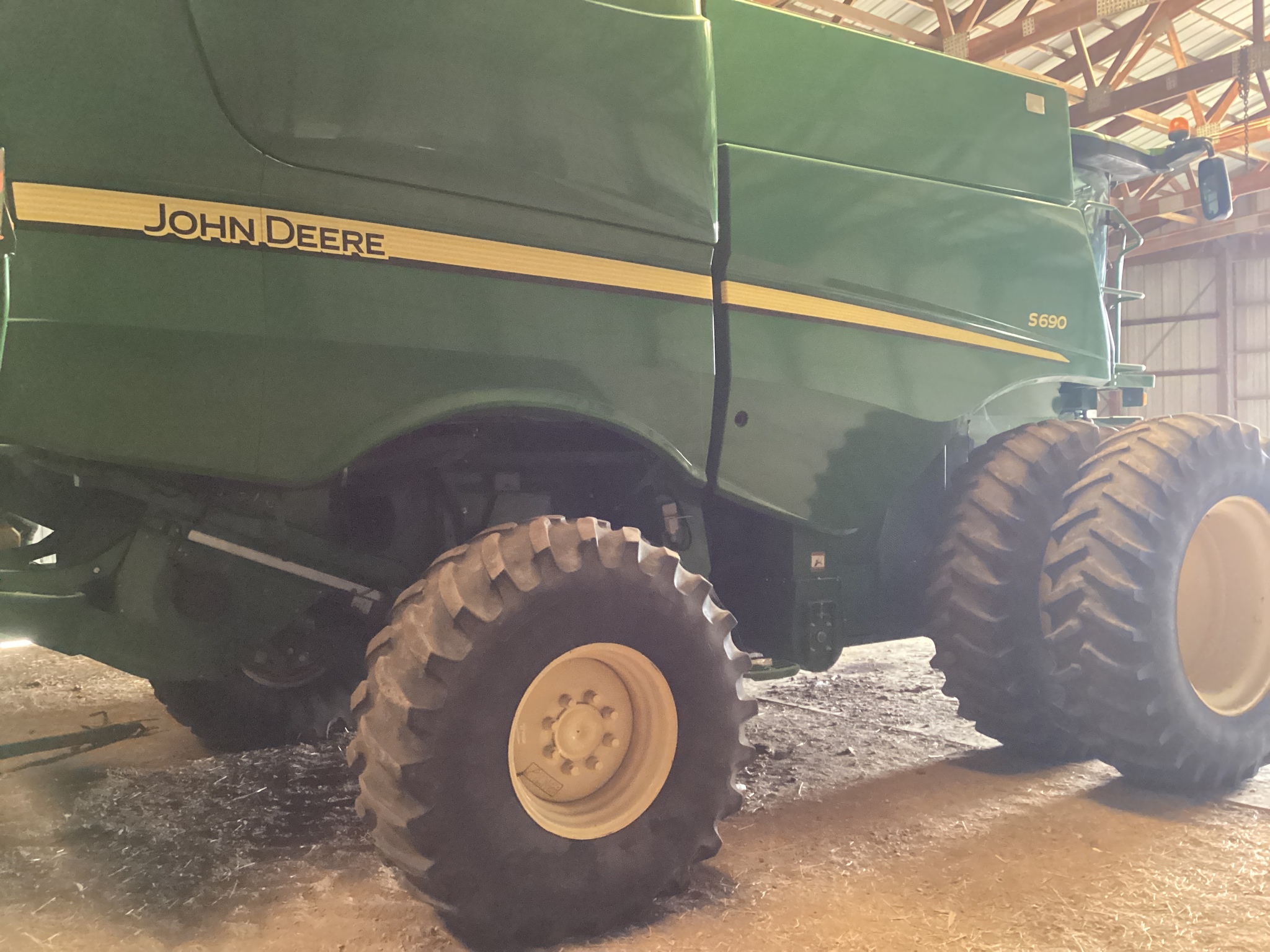 2012 John Deere S690 Combine