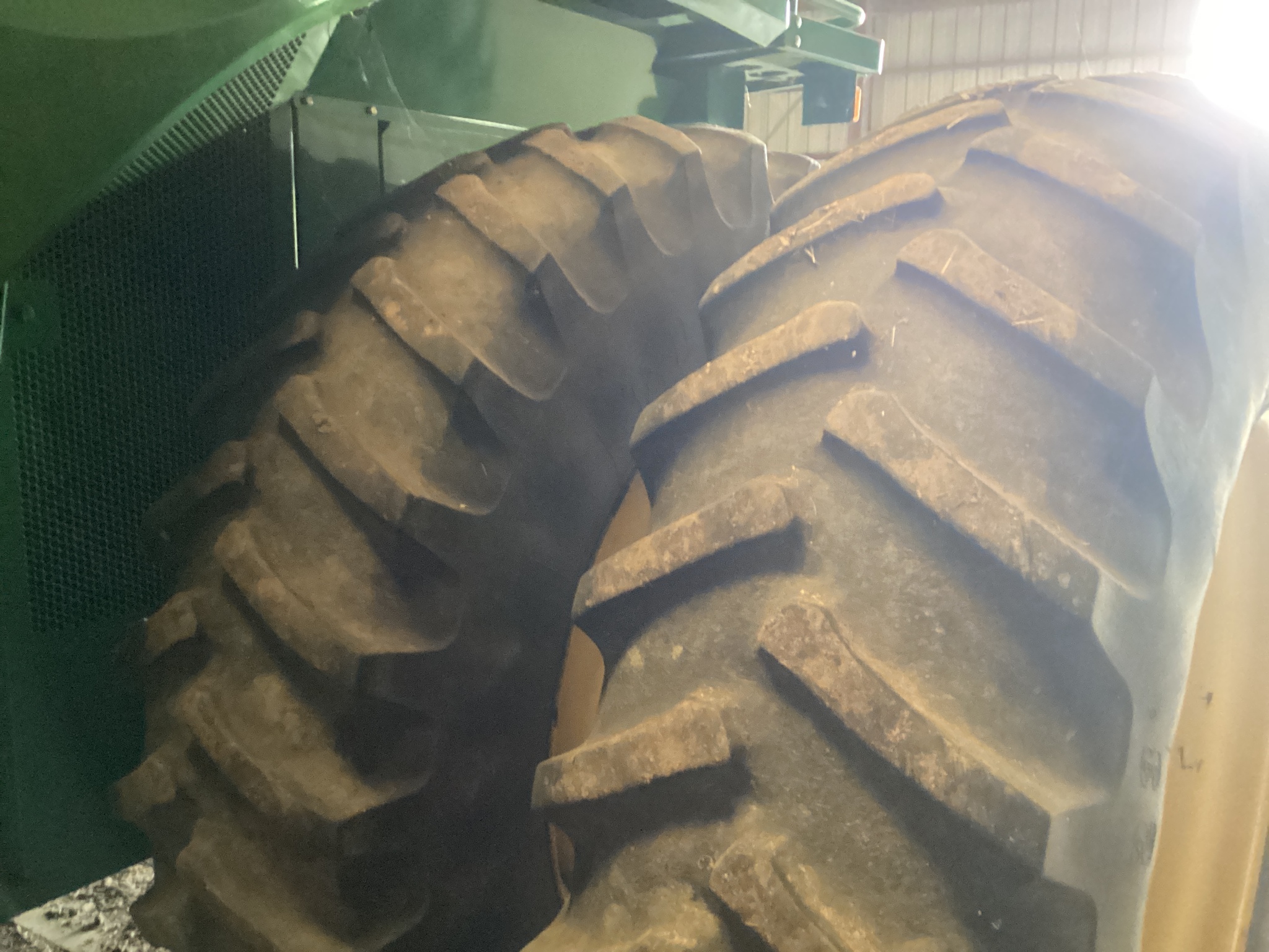 2012 John Deere S690 Combine