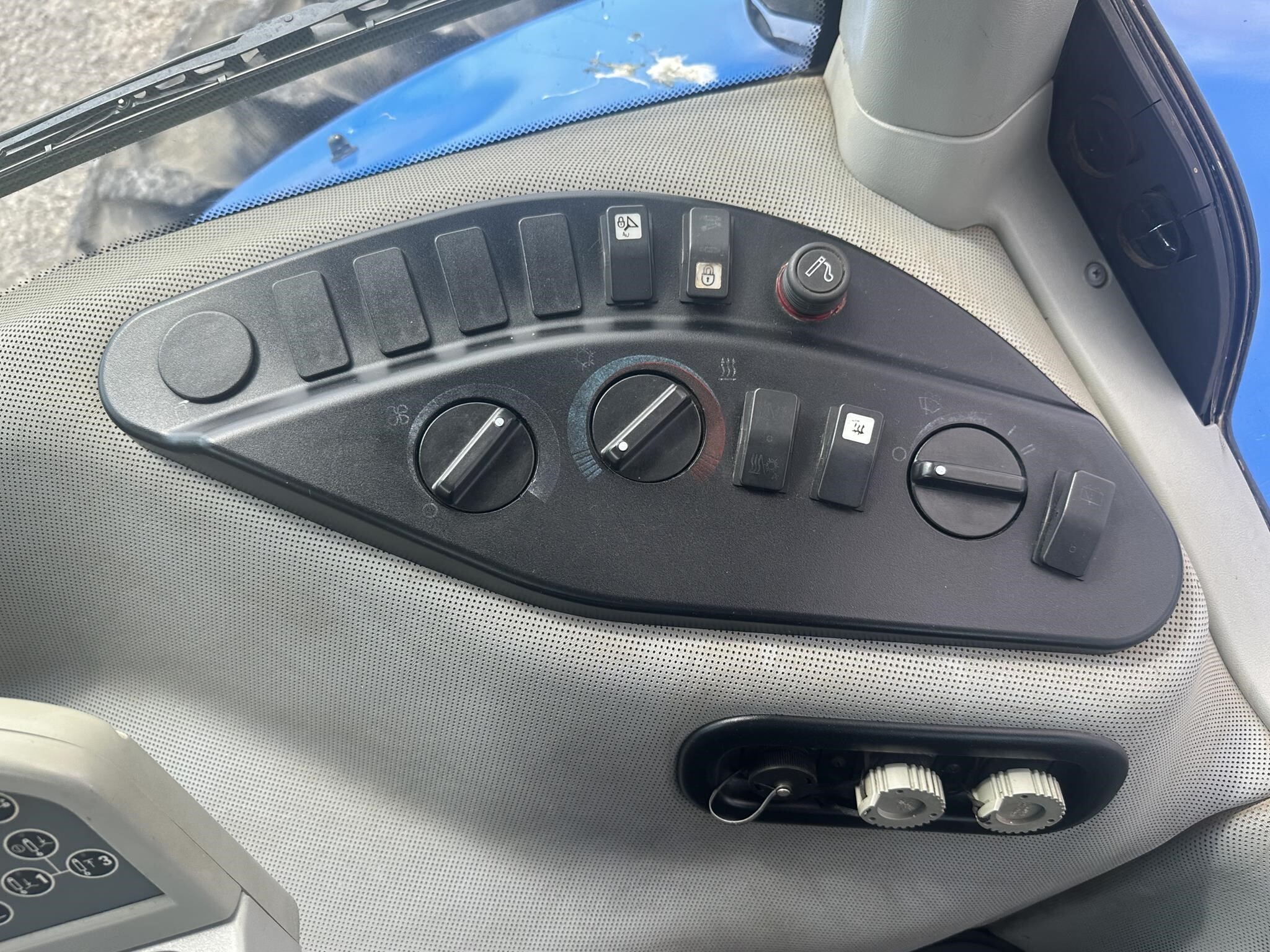 2015 New Holland T8.380 Tractor