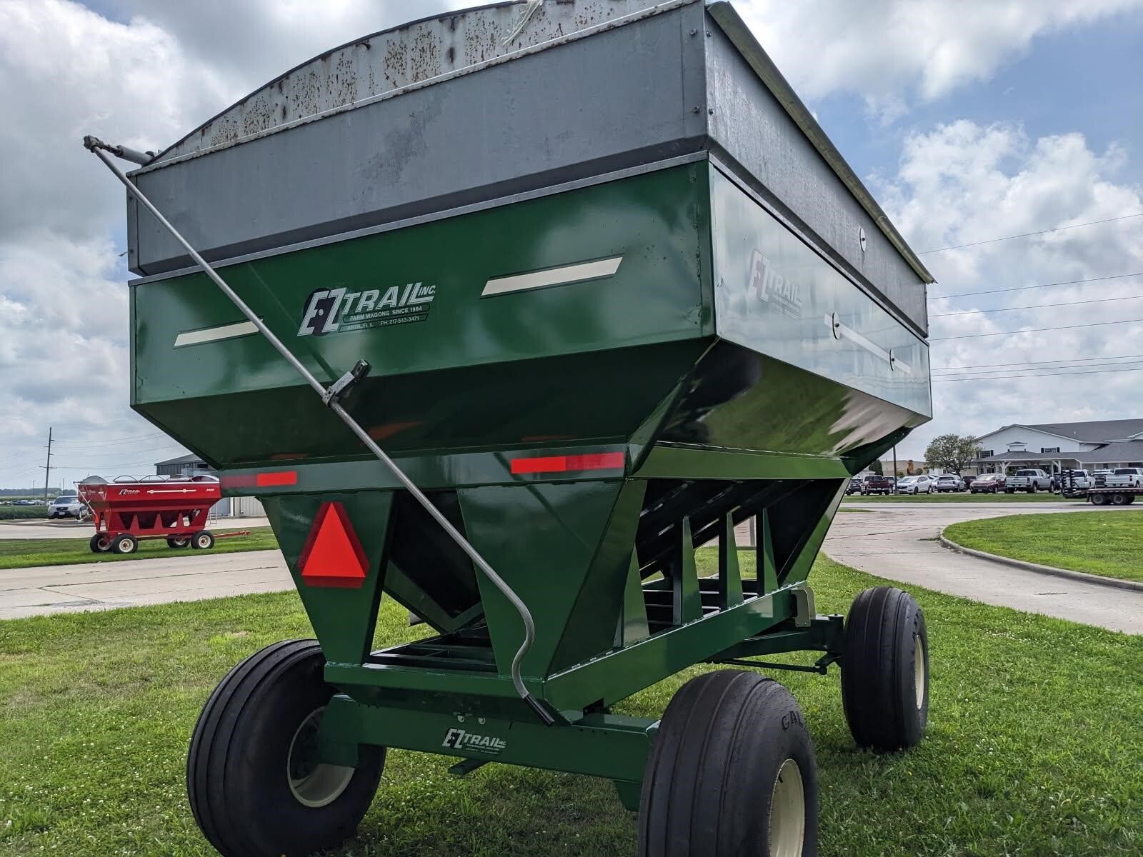2023 E-Z Trail 500 Gravity Wagon