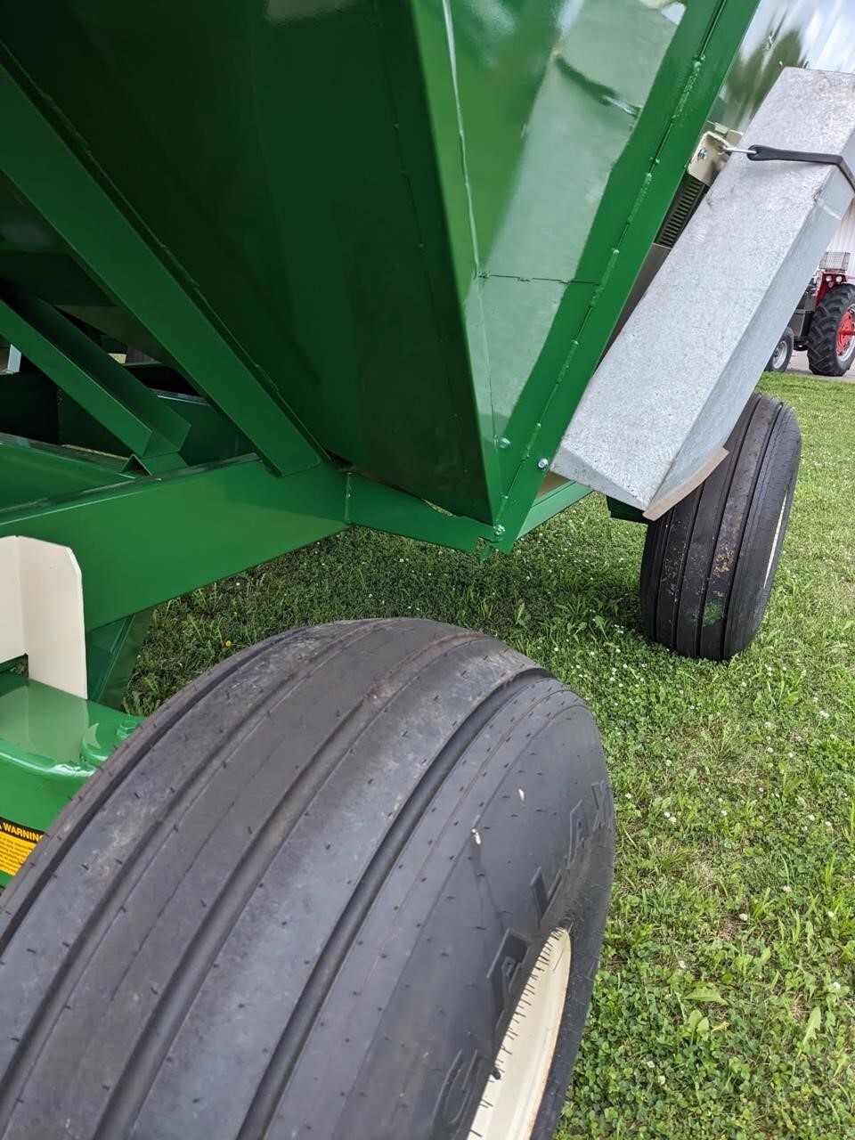 2023 E-Z Trail 500 Gravity Wagon