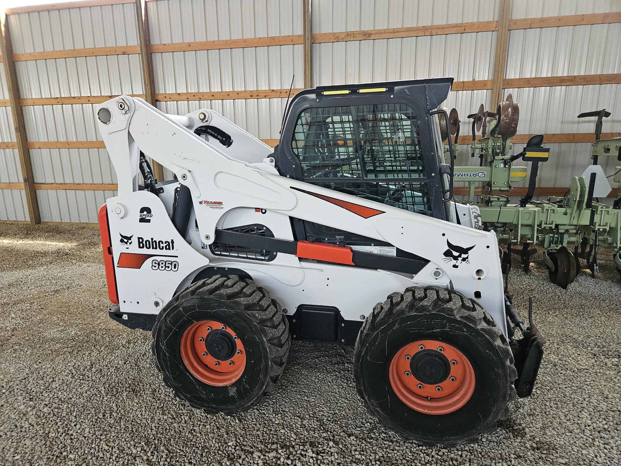 2018 Bobcat S850 Loaders and Lift