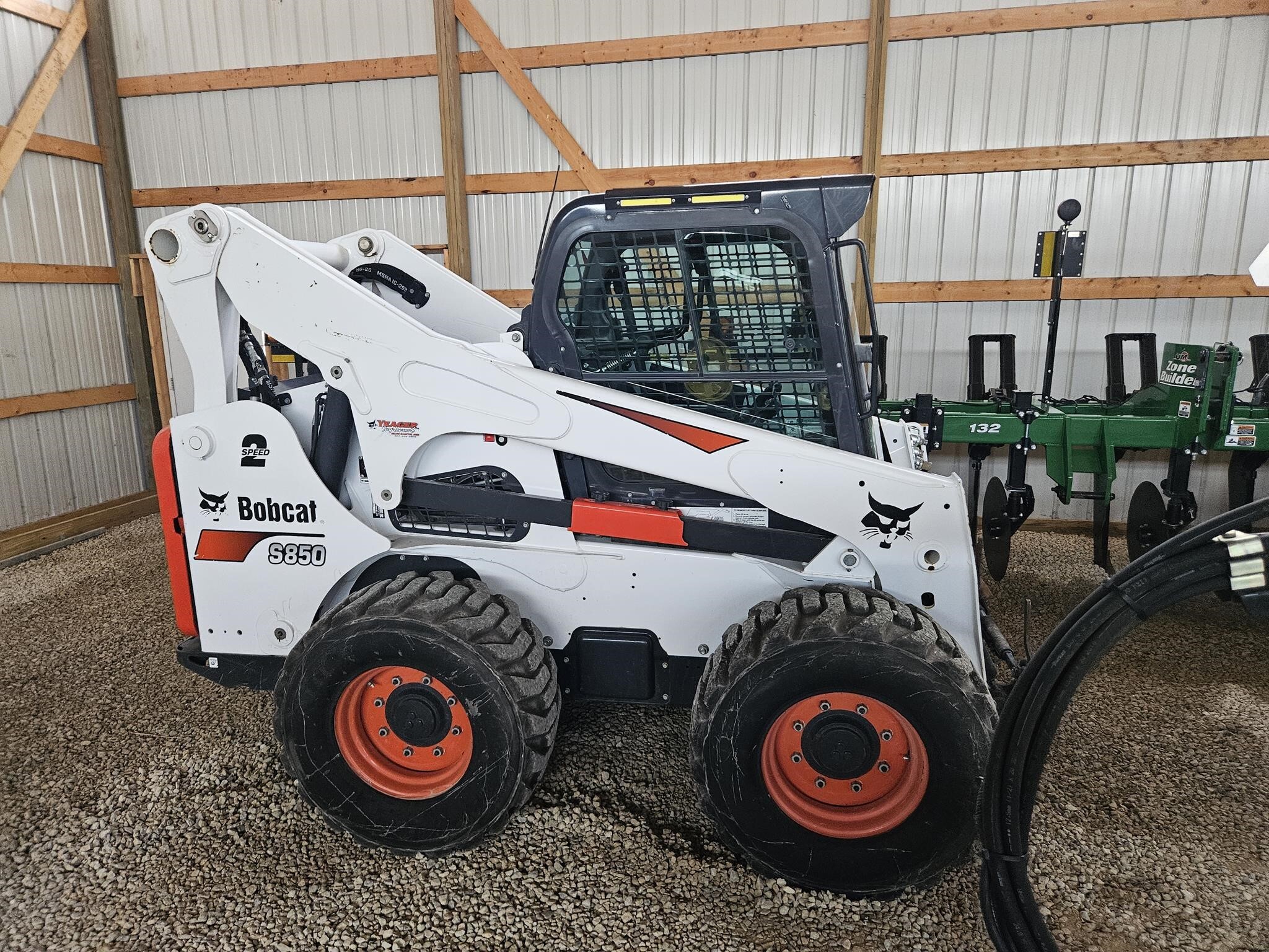 2018 Bobcat S850 Loaders and Lift