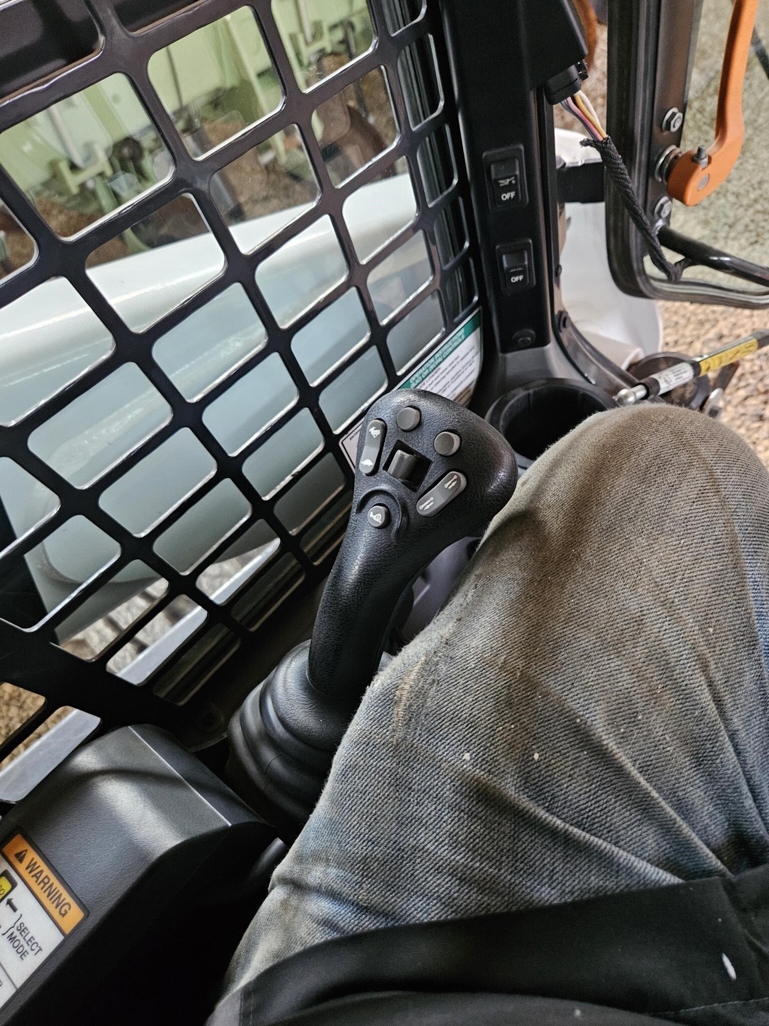 2018 Bobcat S850 Loaders and Lift