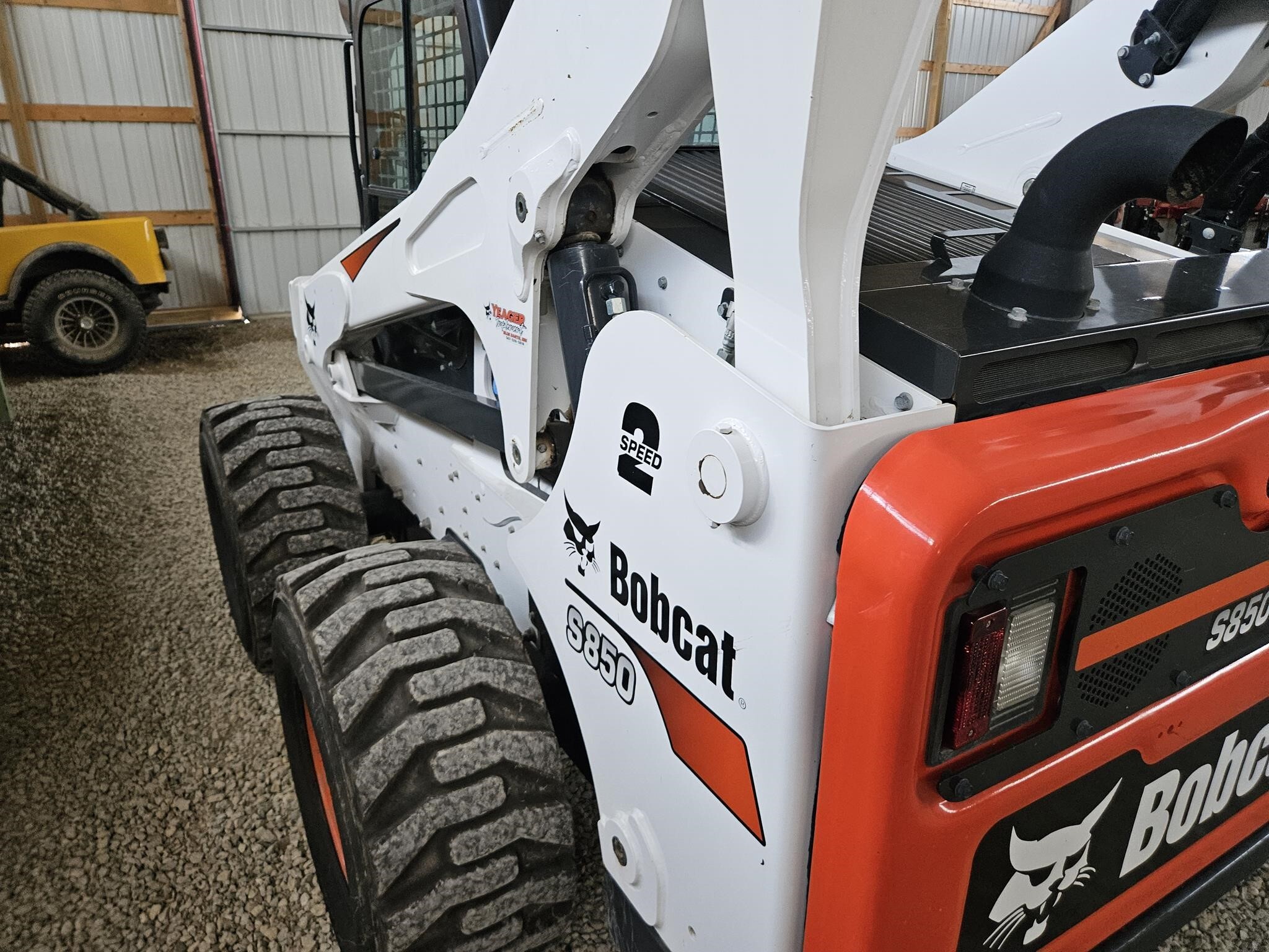 2018 Bobcat S850 Loaders and Lift