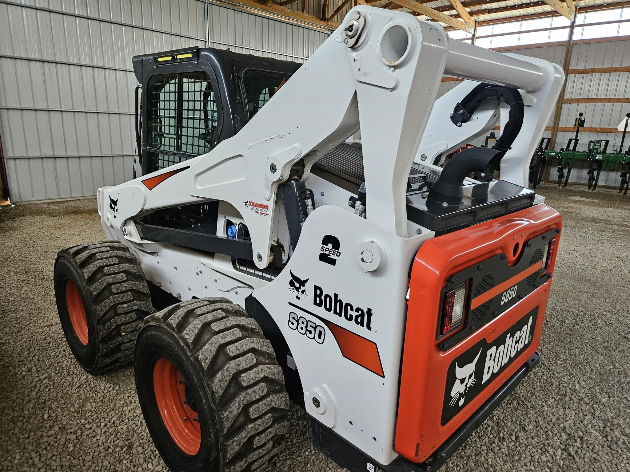 2018 Bobcat S850 Loaders and Lift