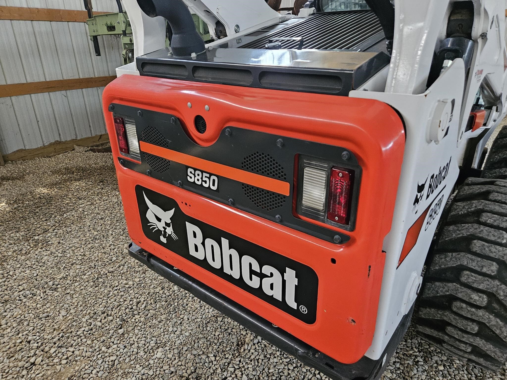 2018 Bobcat S850 Loaders and Lift